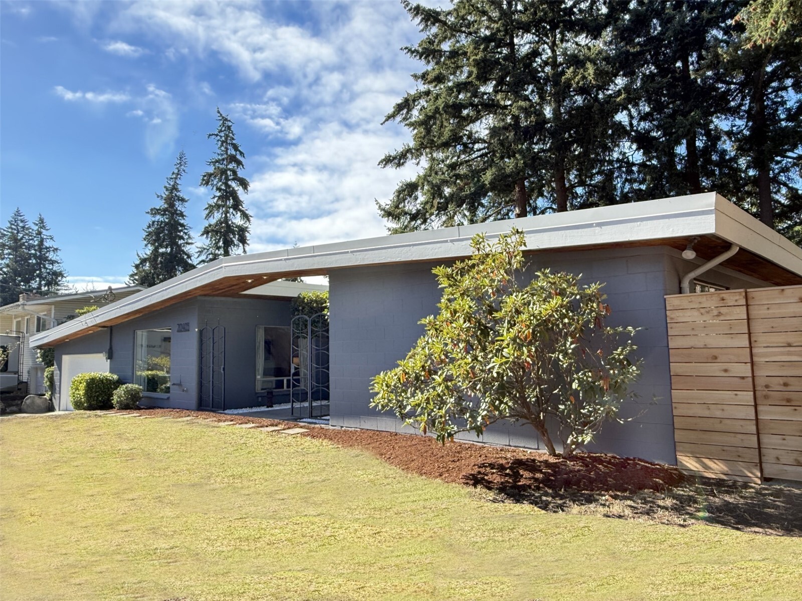 20405 3rd Avenue Property Photo 1