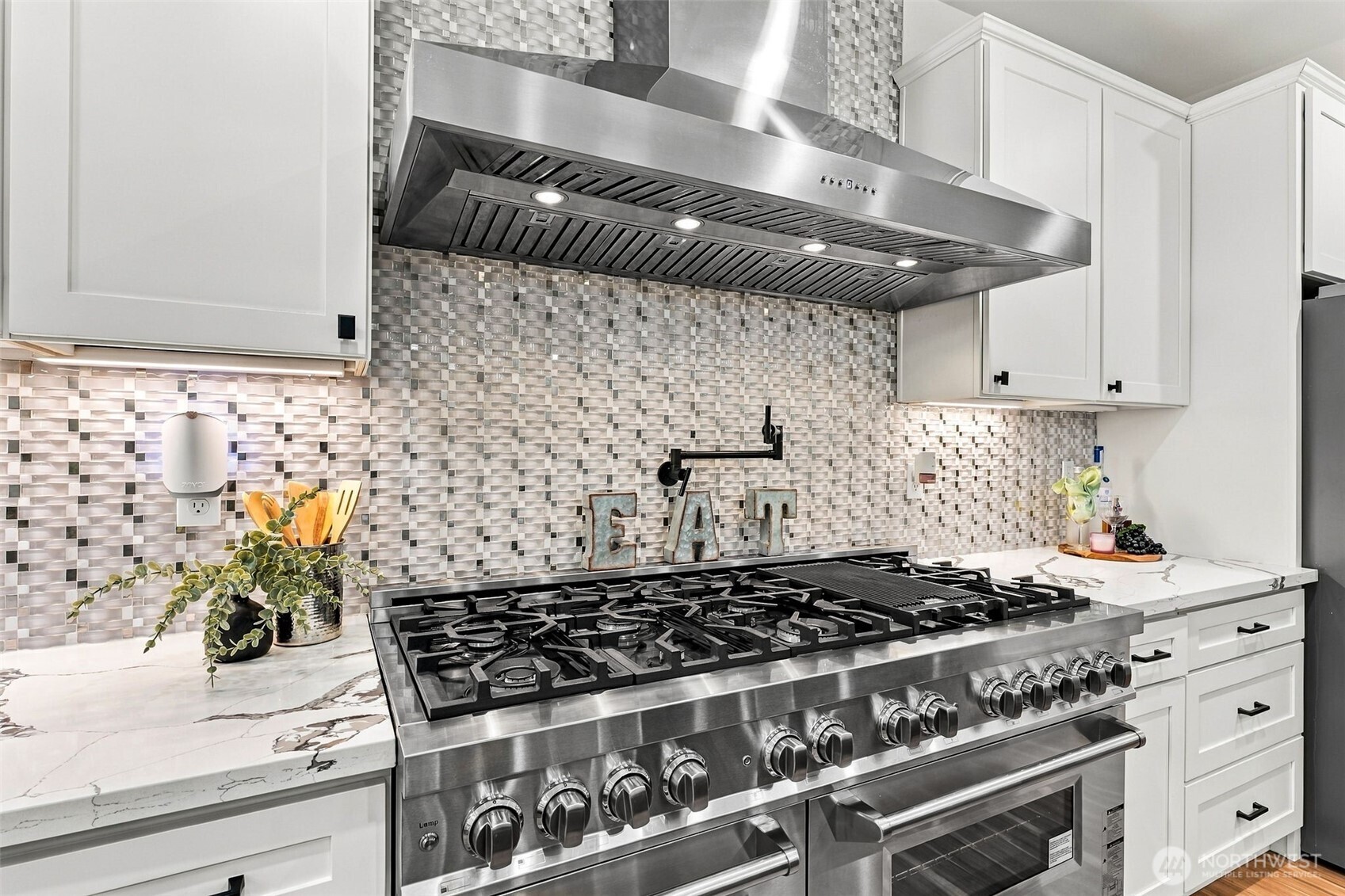 3947 Olympic Court Property Photo 9