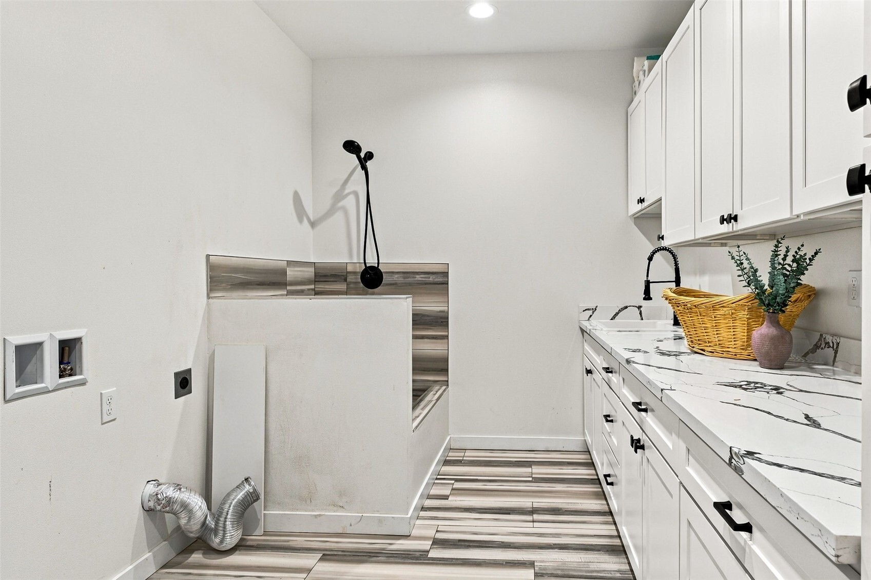 3947 Olympic Court Property Photo 24