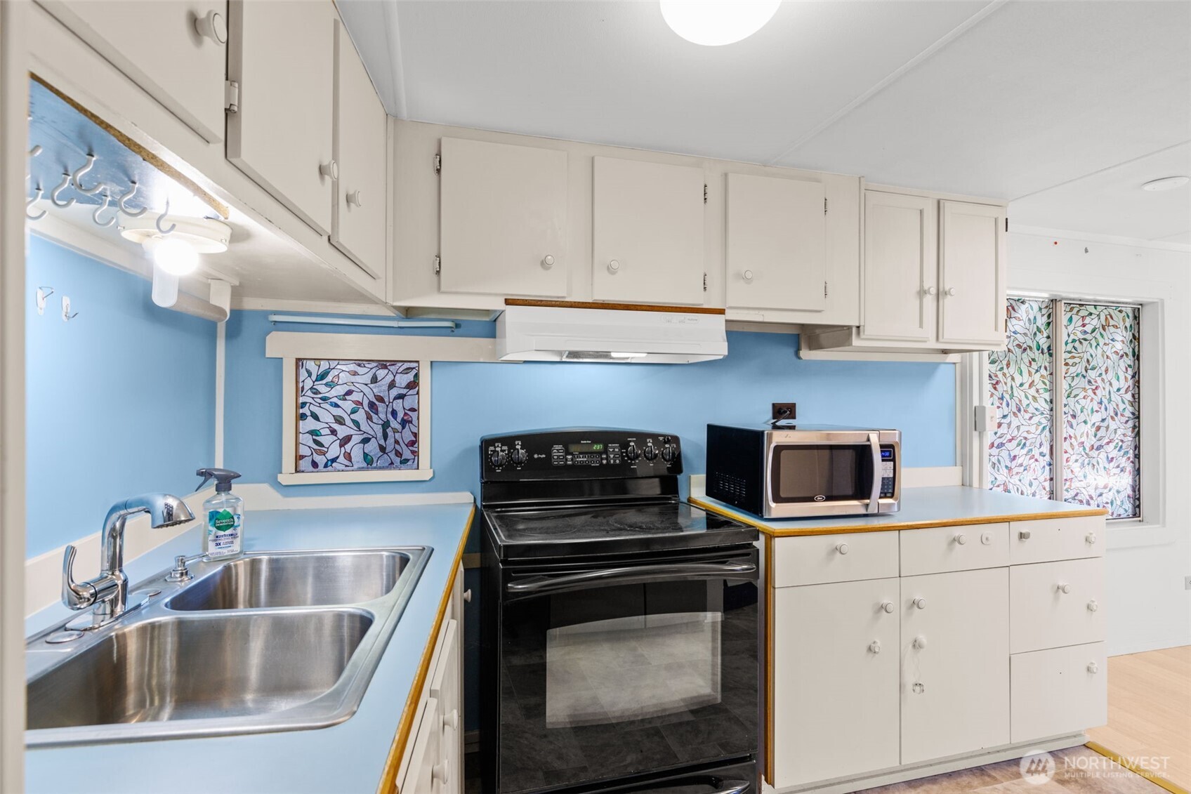 10515 Woodinville Drive 96 Property Photo 6