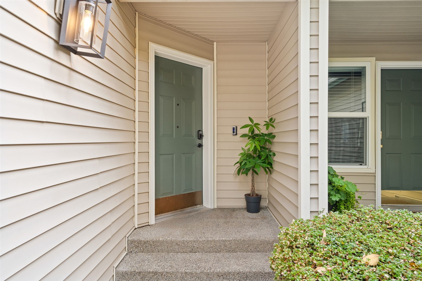 1707 31st Street Ct D Property Photo 3