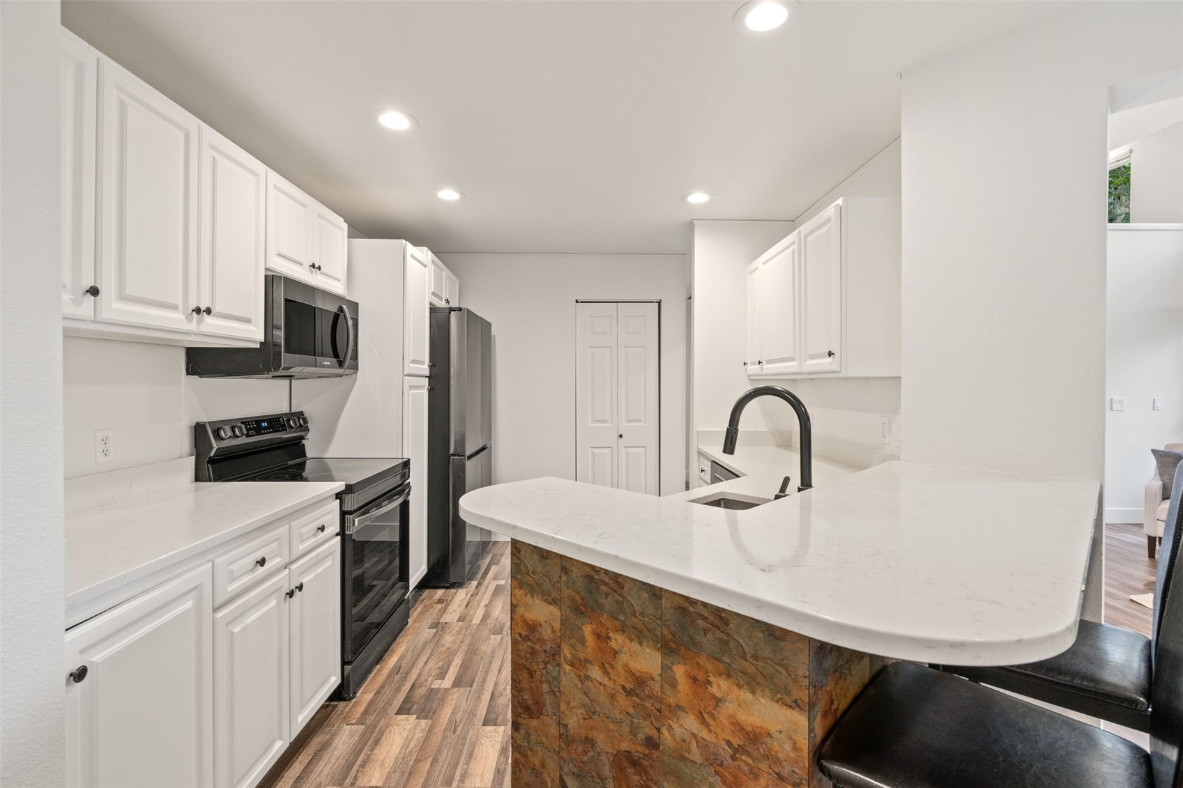 1707 31st Street Ct D Property Photo 13