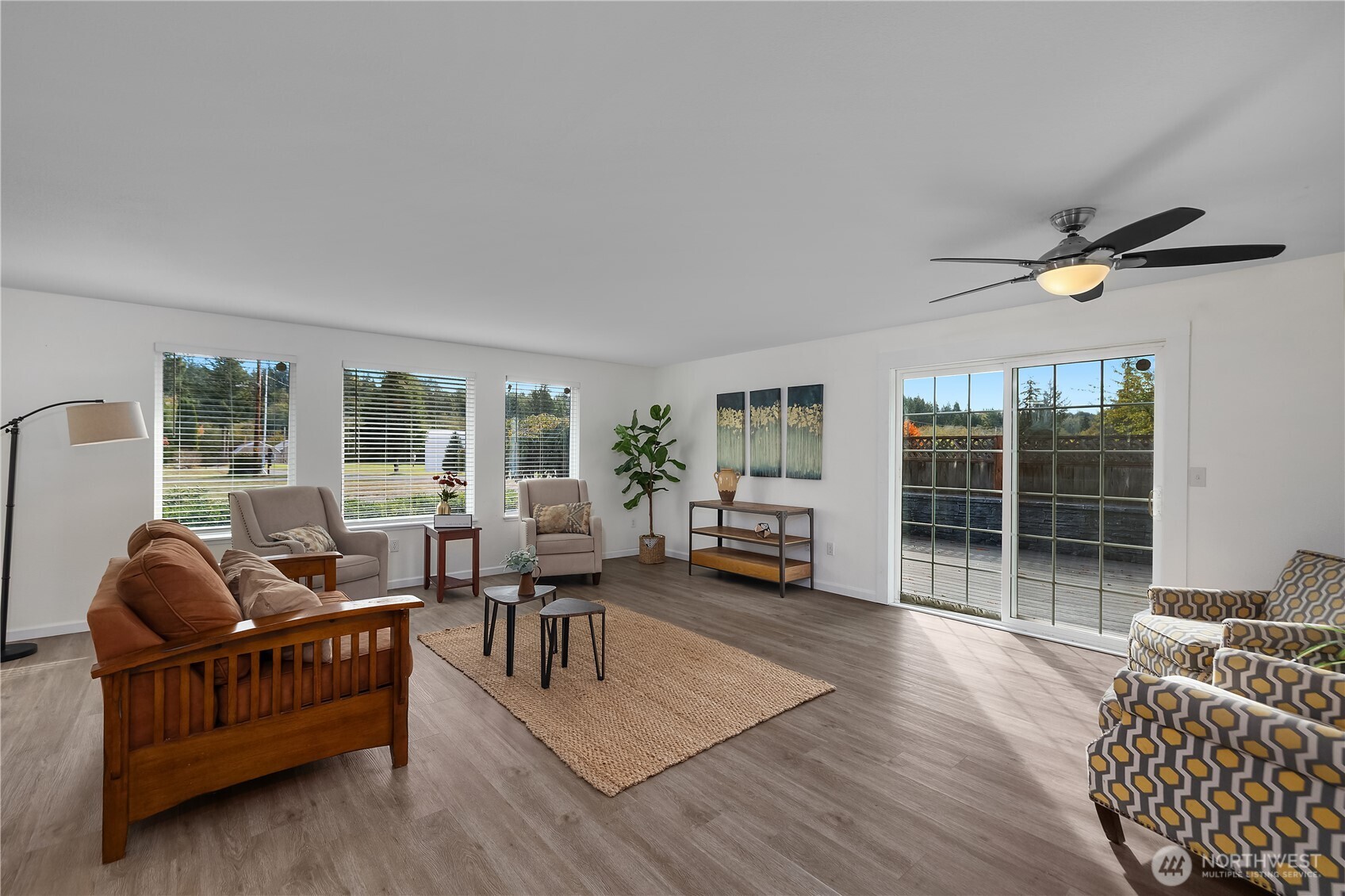 221 E Deer Creek Road Property Photo 5
