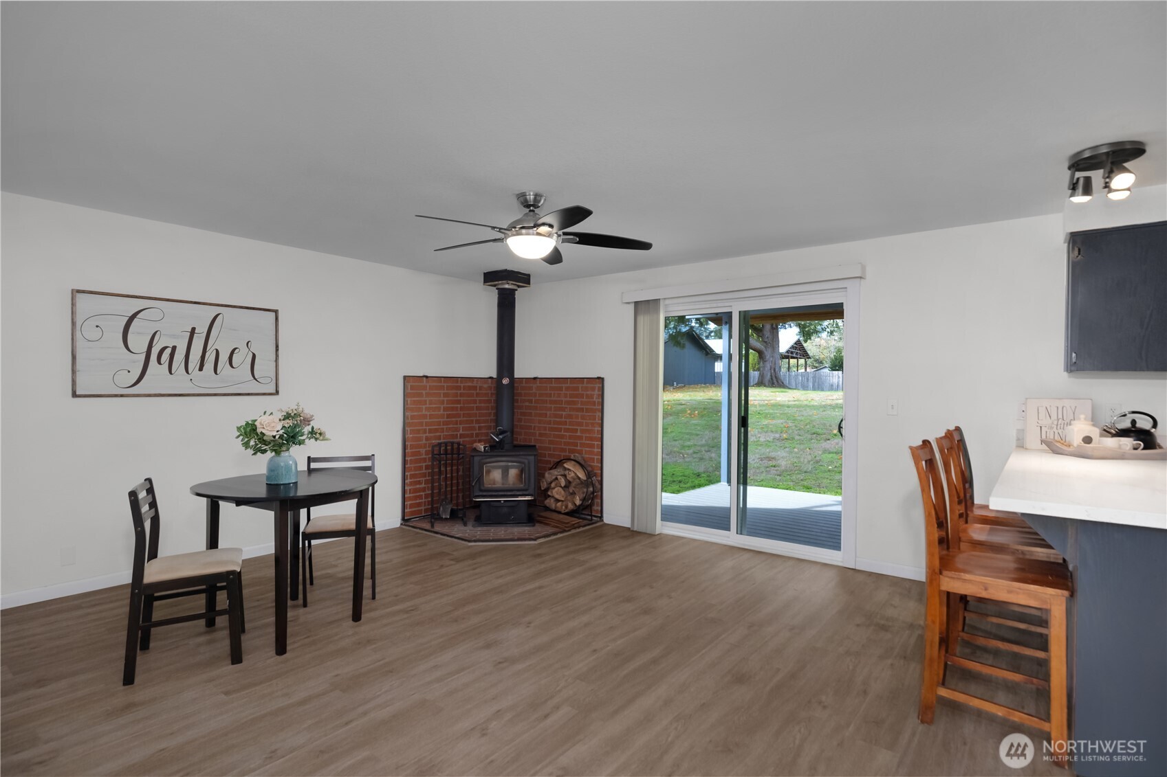 221 E Deer Creek Road Property Photo 7