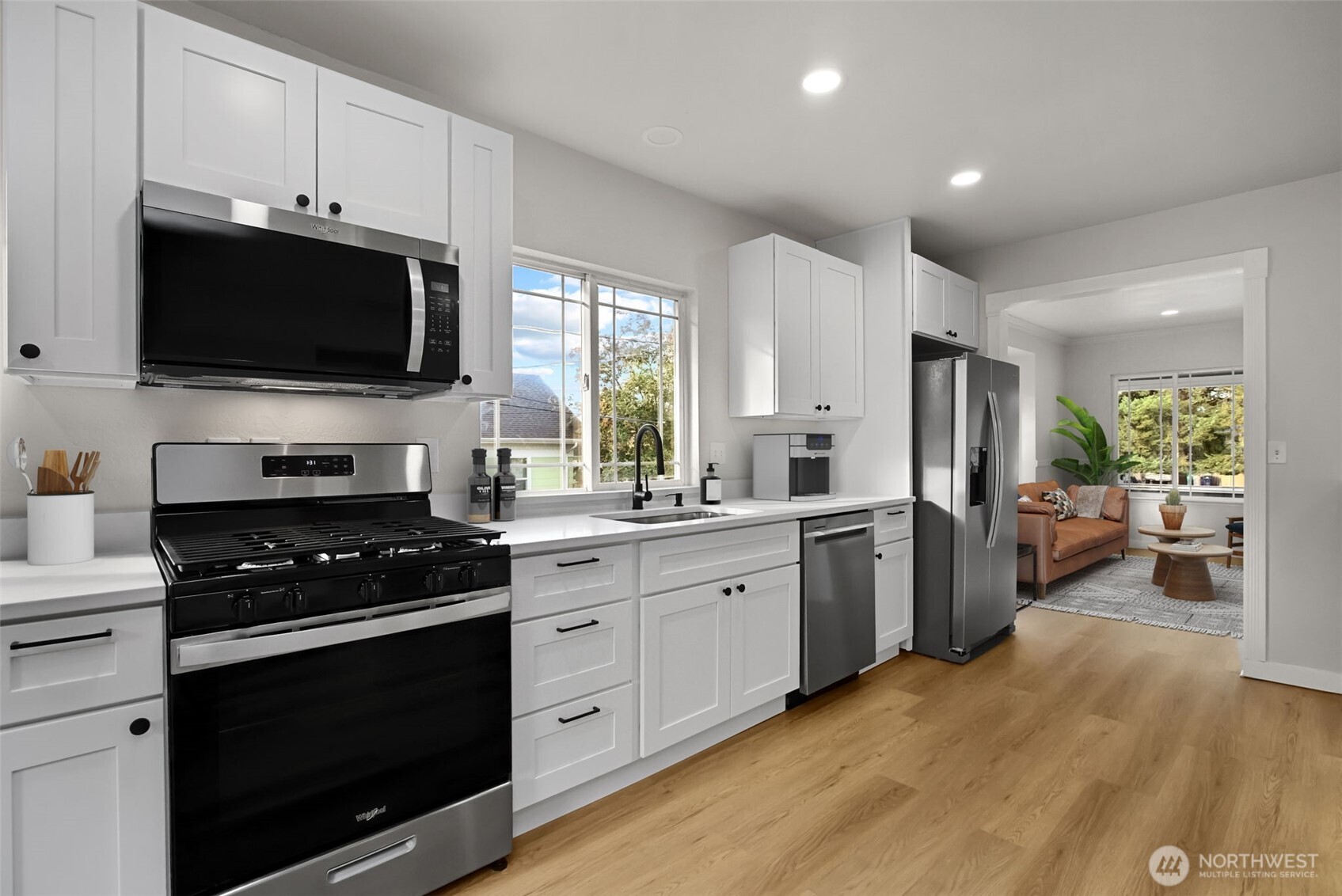 1803 Harding Street Property Photo 8