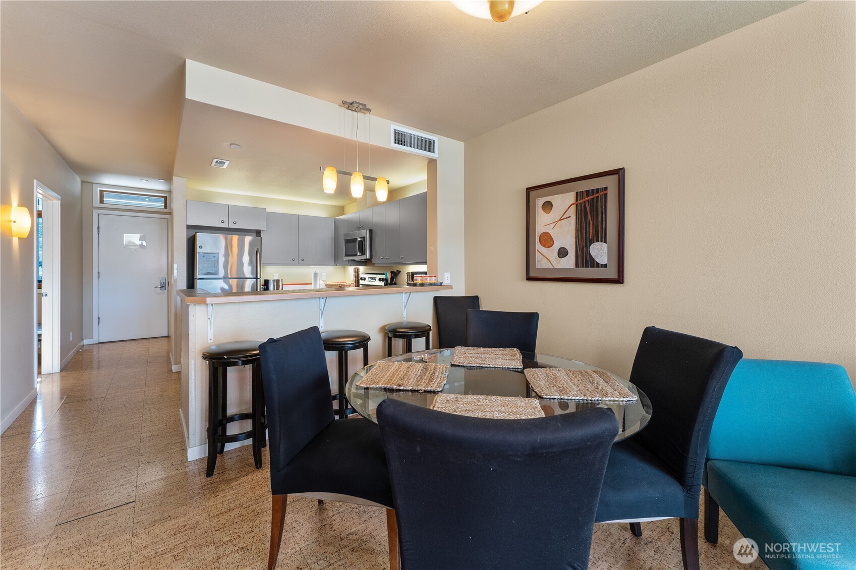 2220 W Woodin Avenue 311 Property Photo 7