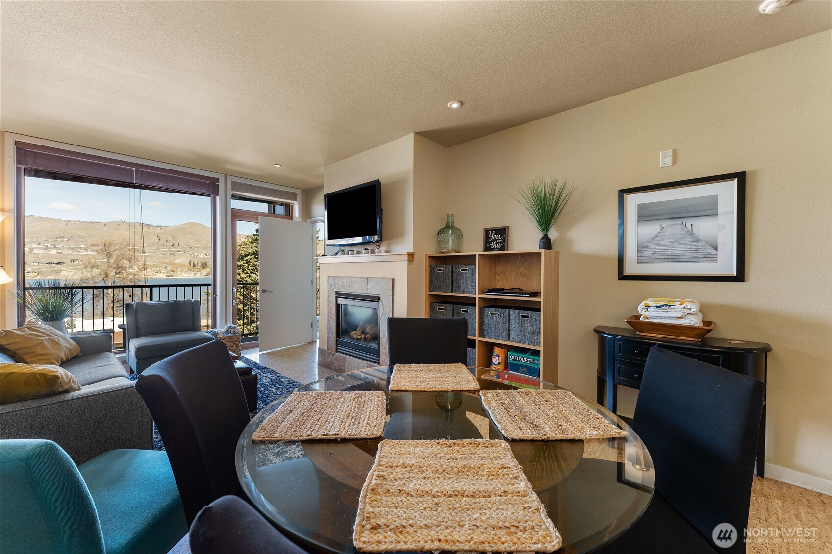 2220 W Woodin Avenue 311 Property Photo 10
