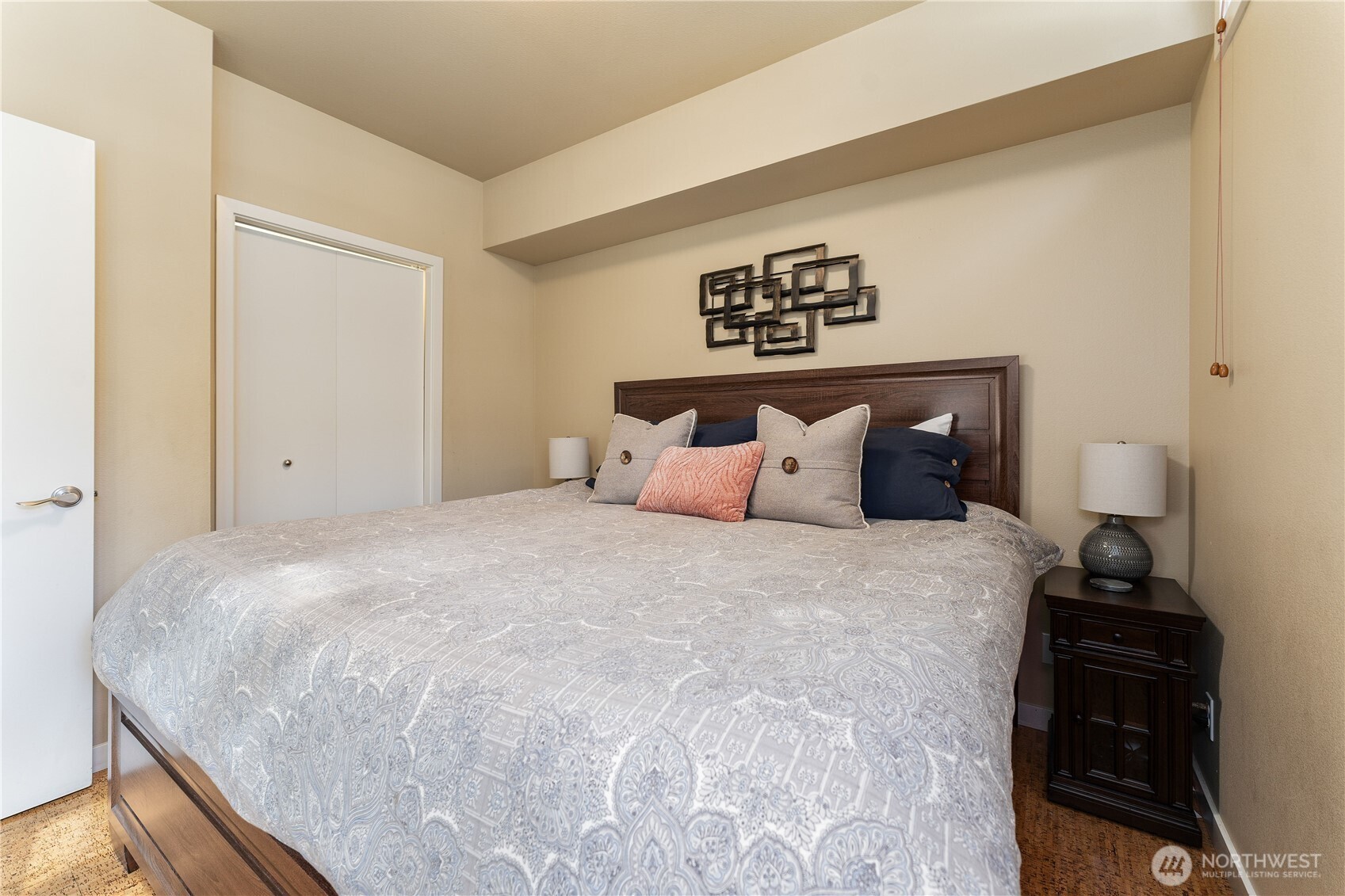 2220 W Woodin Avenue 311 Property Photo 13