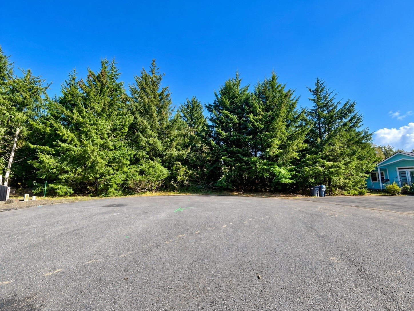 344 345 Redwood Court Property Photo 1