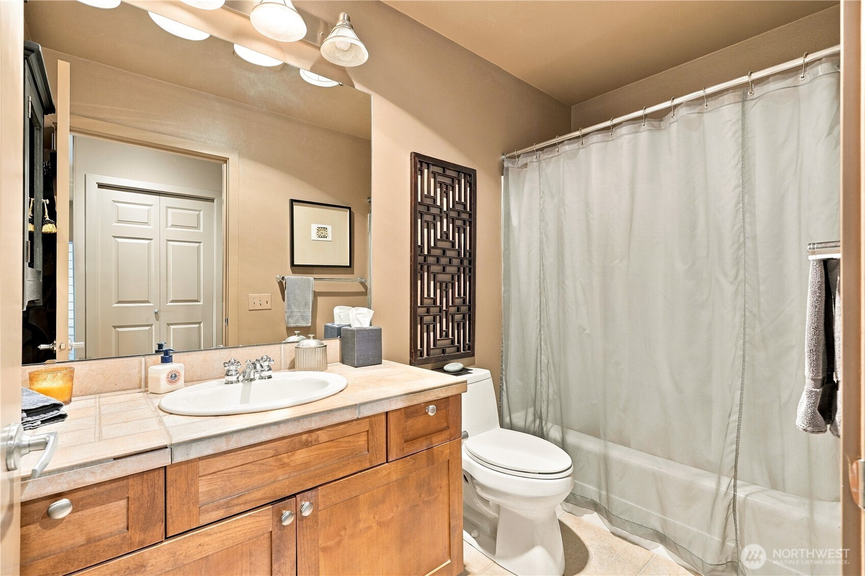 123 Queen Anne Avenue 408 Property Photo 15