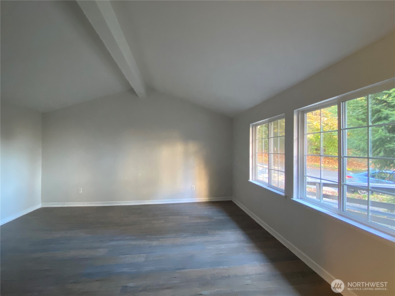 7100 Lincoln Parkway Property Photo 2
