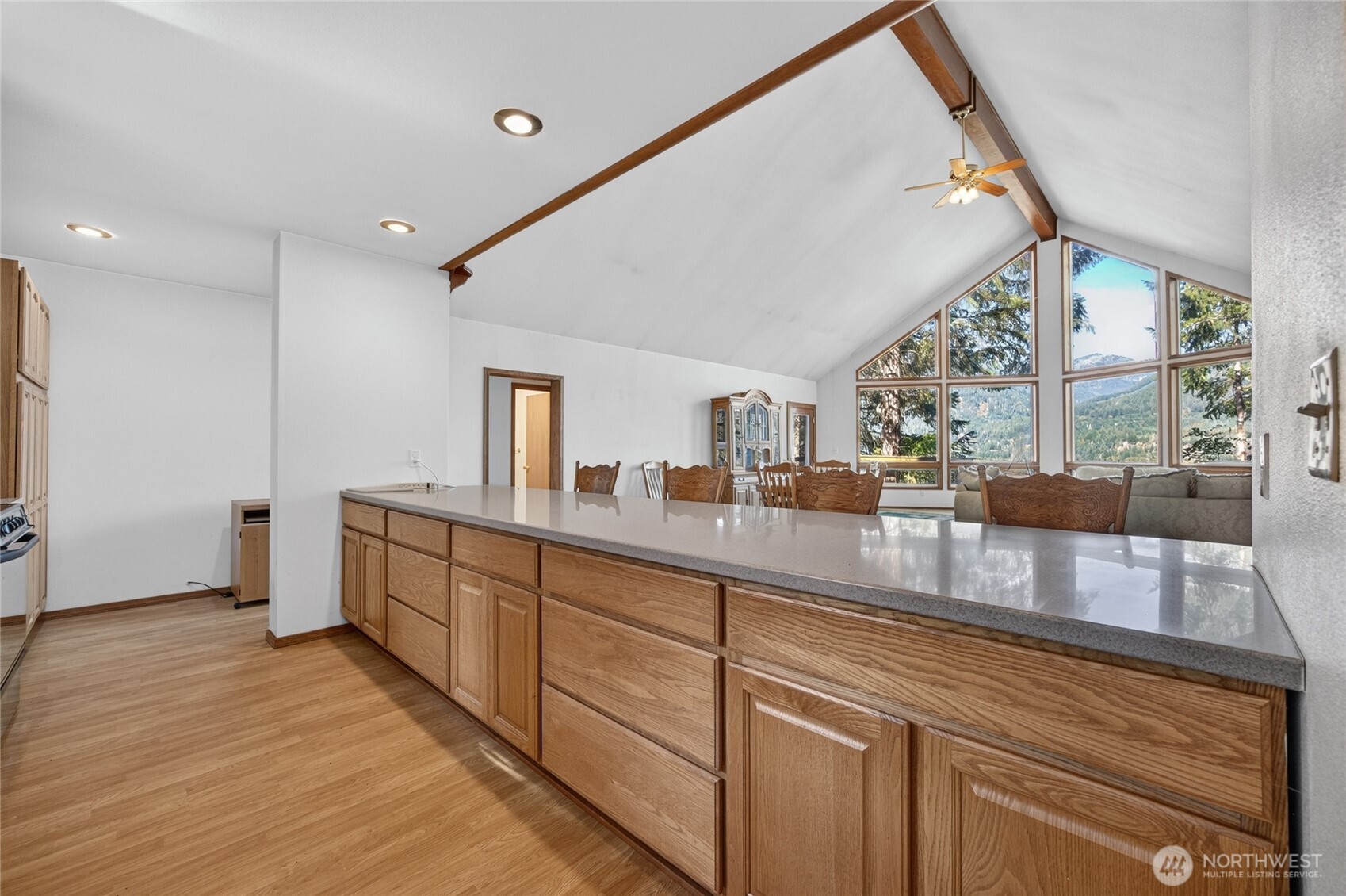 2594491 Property Photo 9