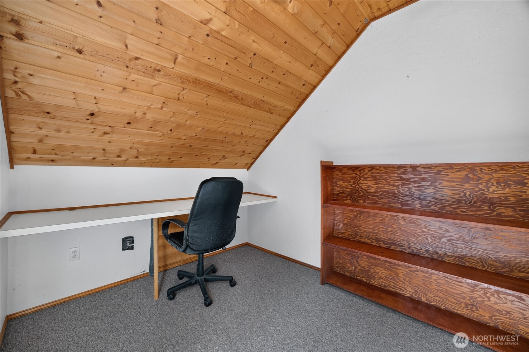 2594491 Property Photo 32
