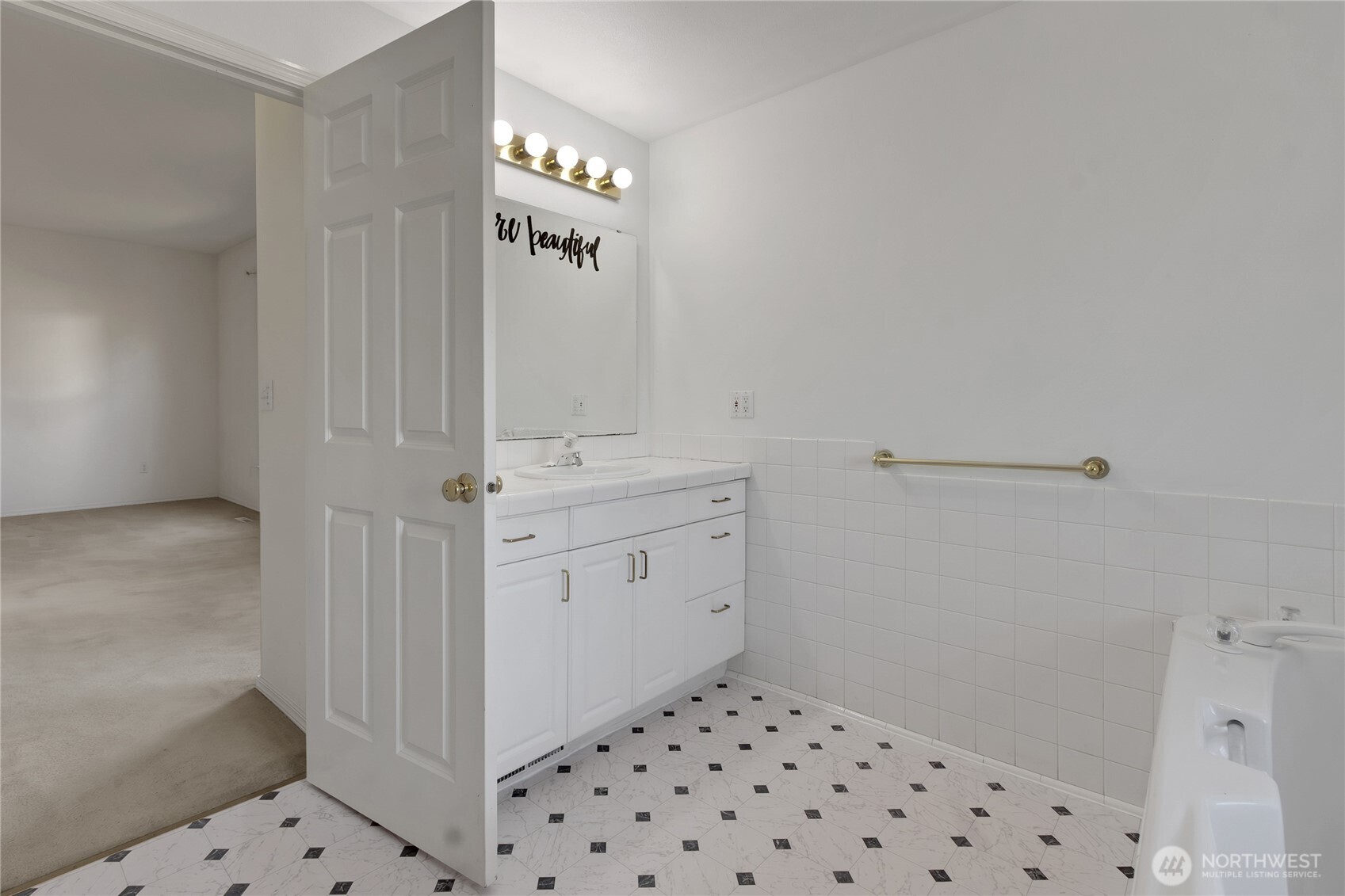 4915 N 43rd Street Property Photo 14