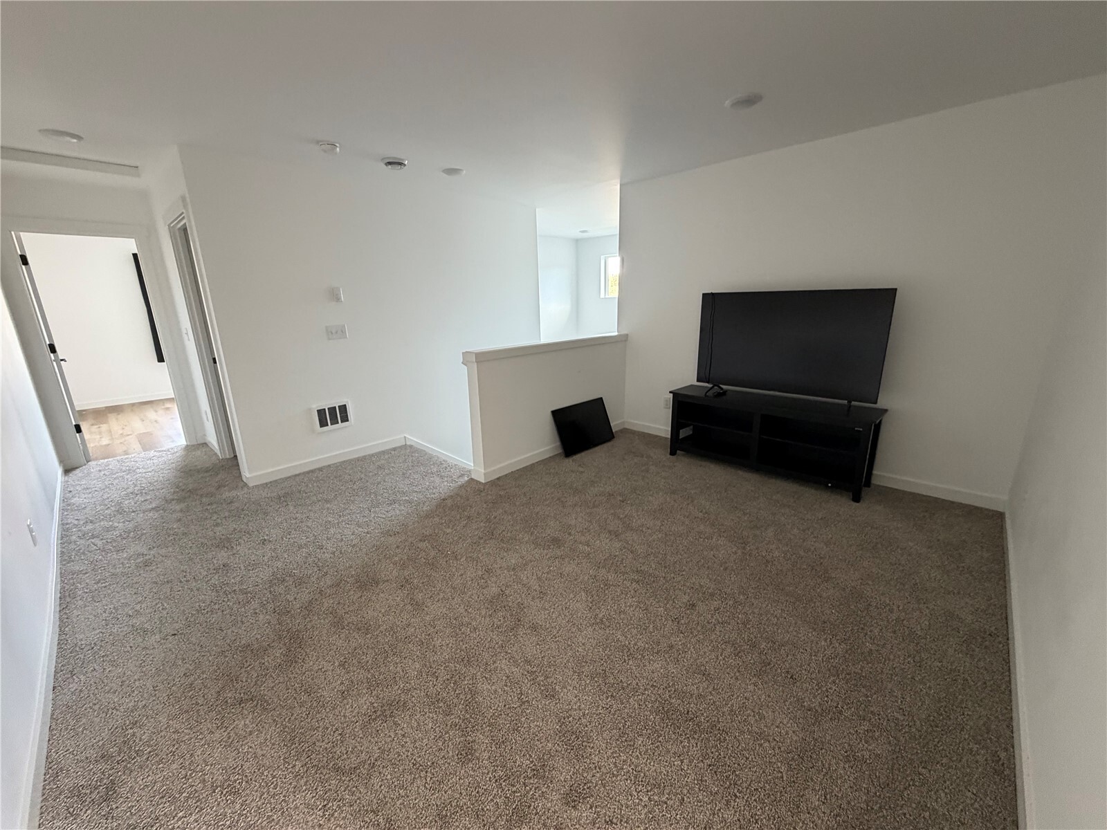 721 E 5th Street Property Photo 9