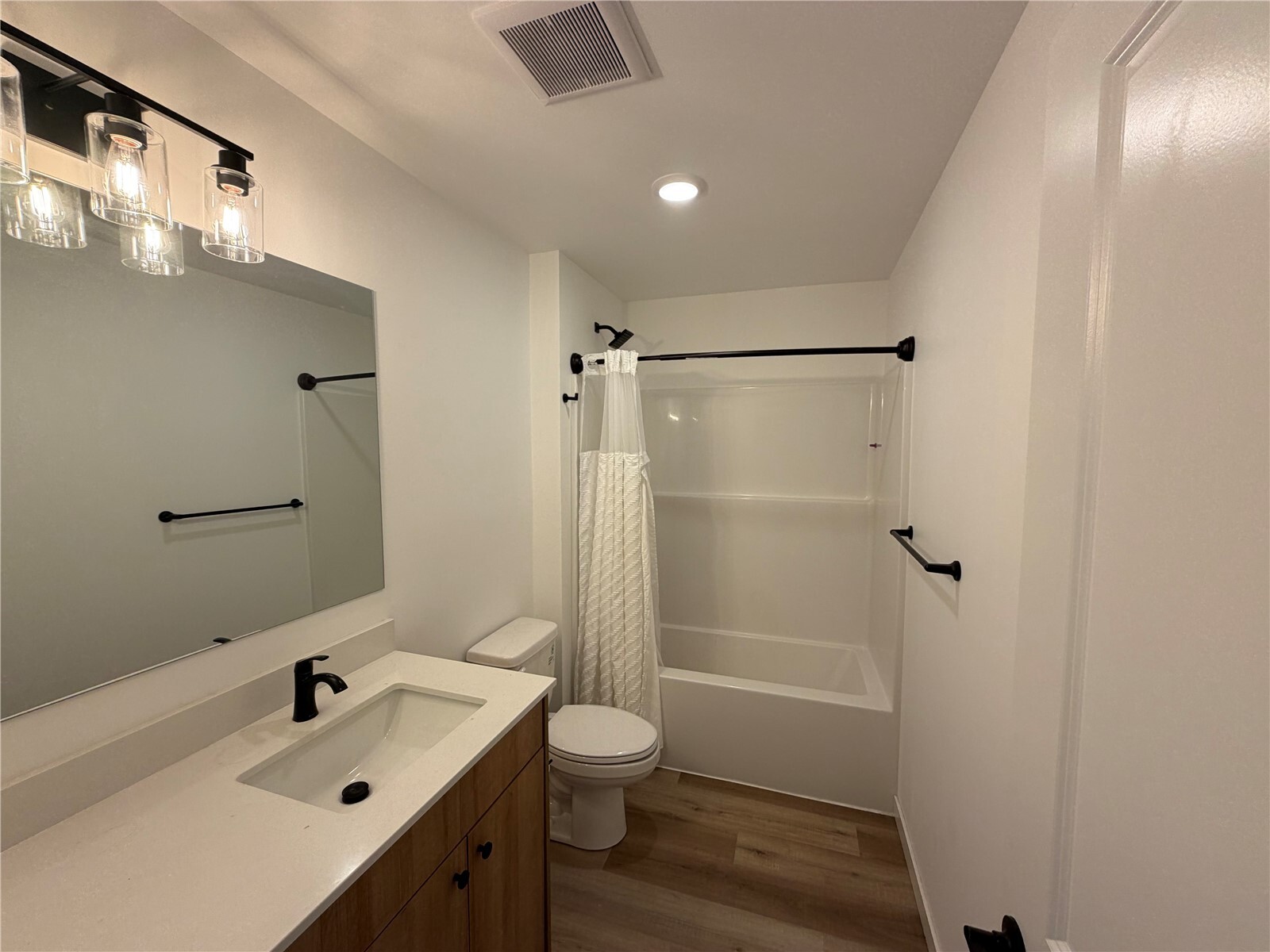721 E 5th Street Property Photo 10