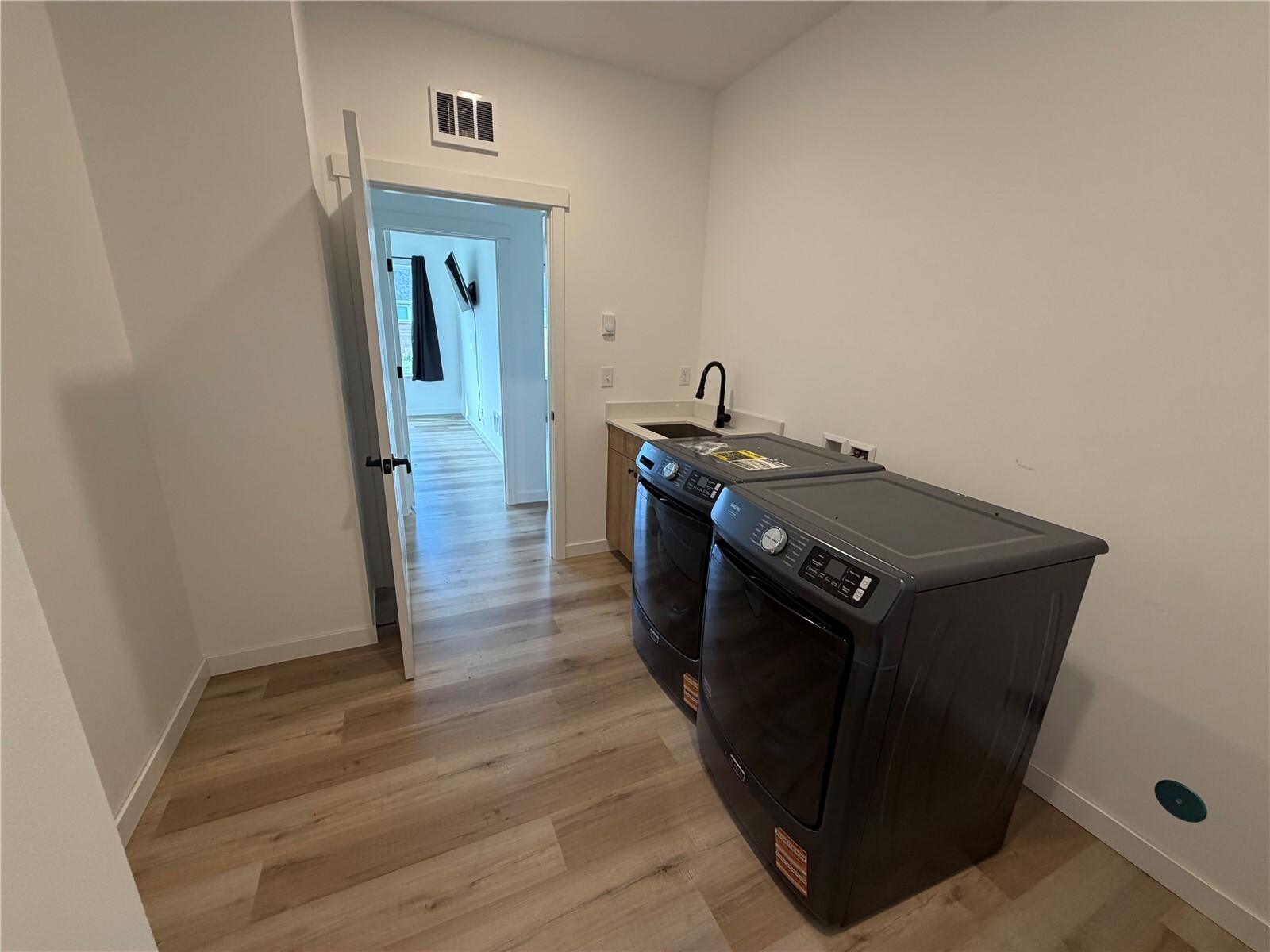 721 E 5th Street Property Photo 13