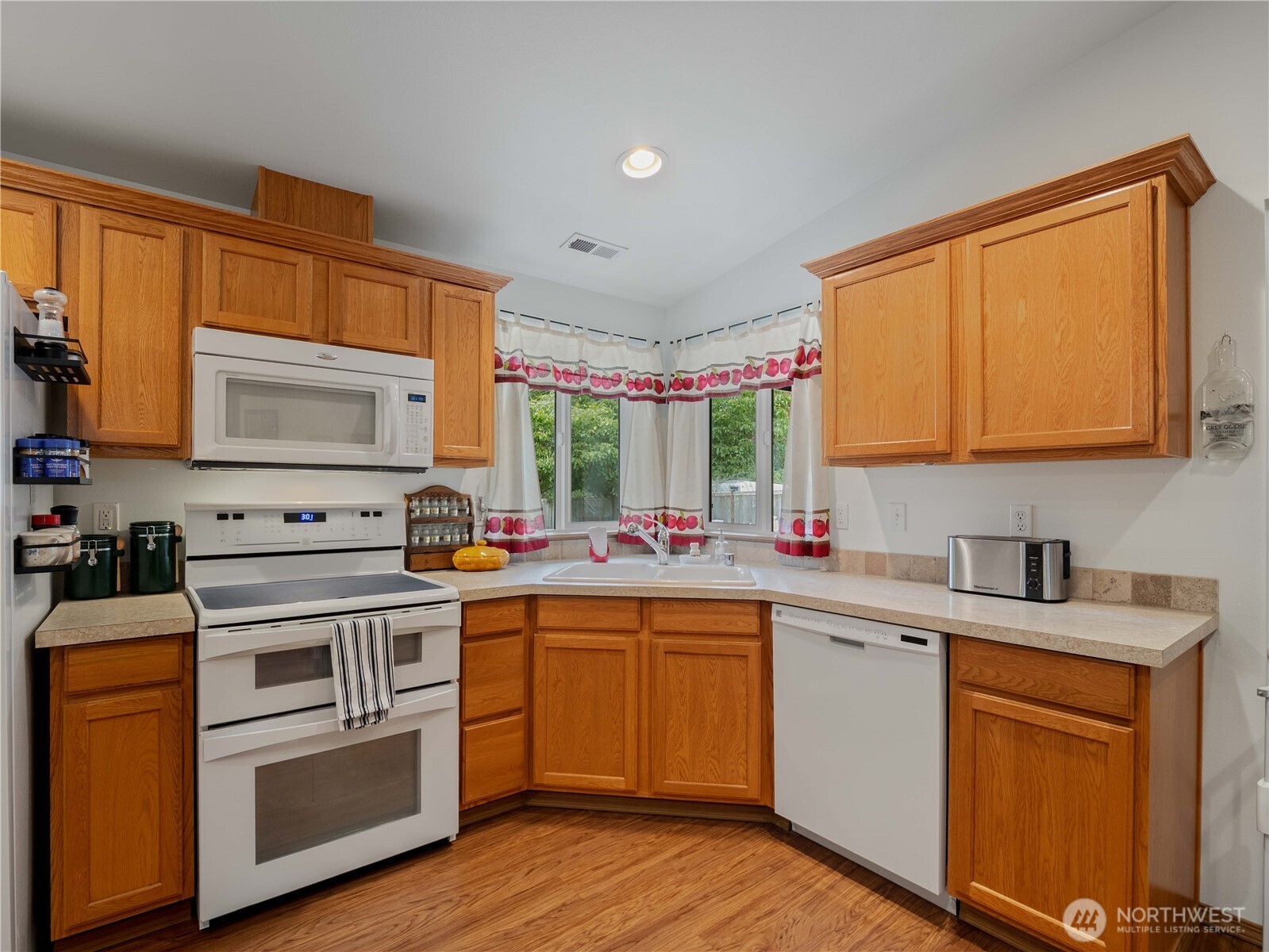 14220 50th Avenue Property Photo 9