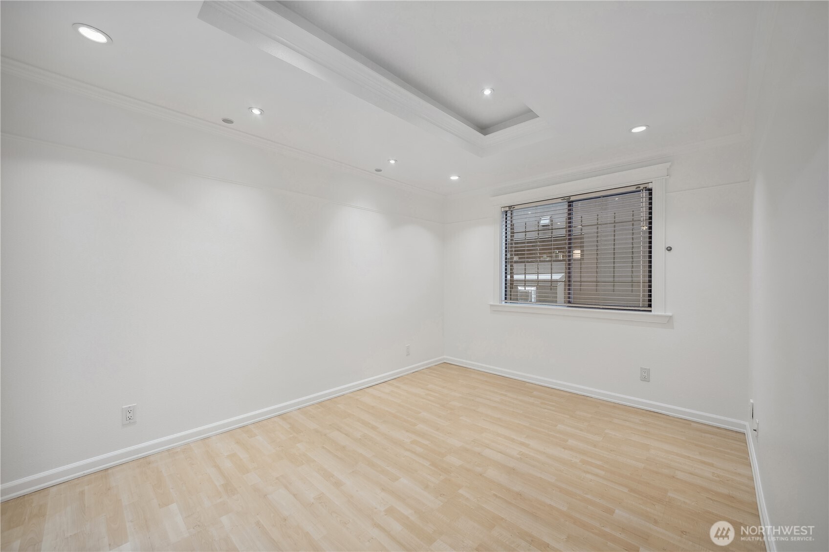 2028 Waverly Place 102 Property Photo 10