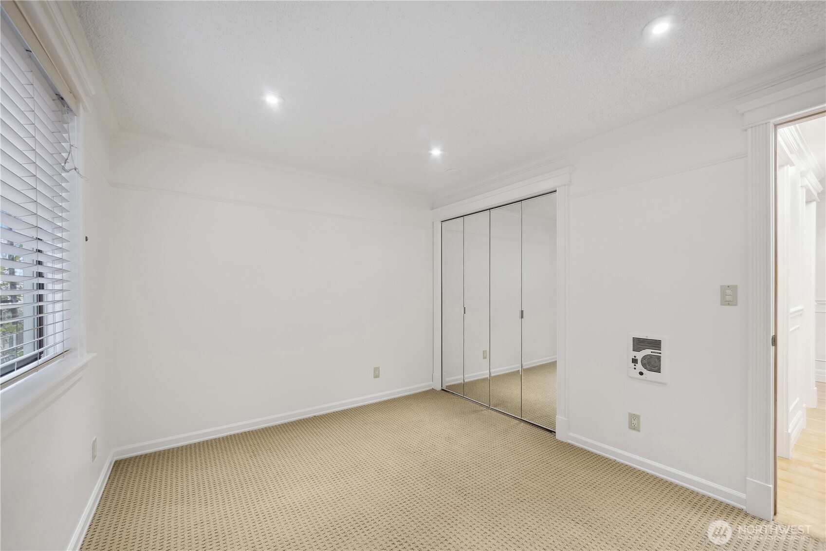 2028 Waverly Place 102 Property Photo 14