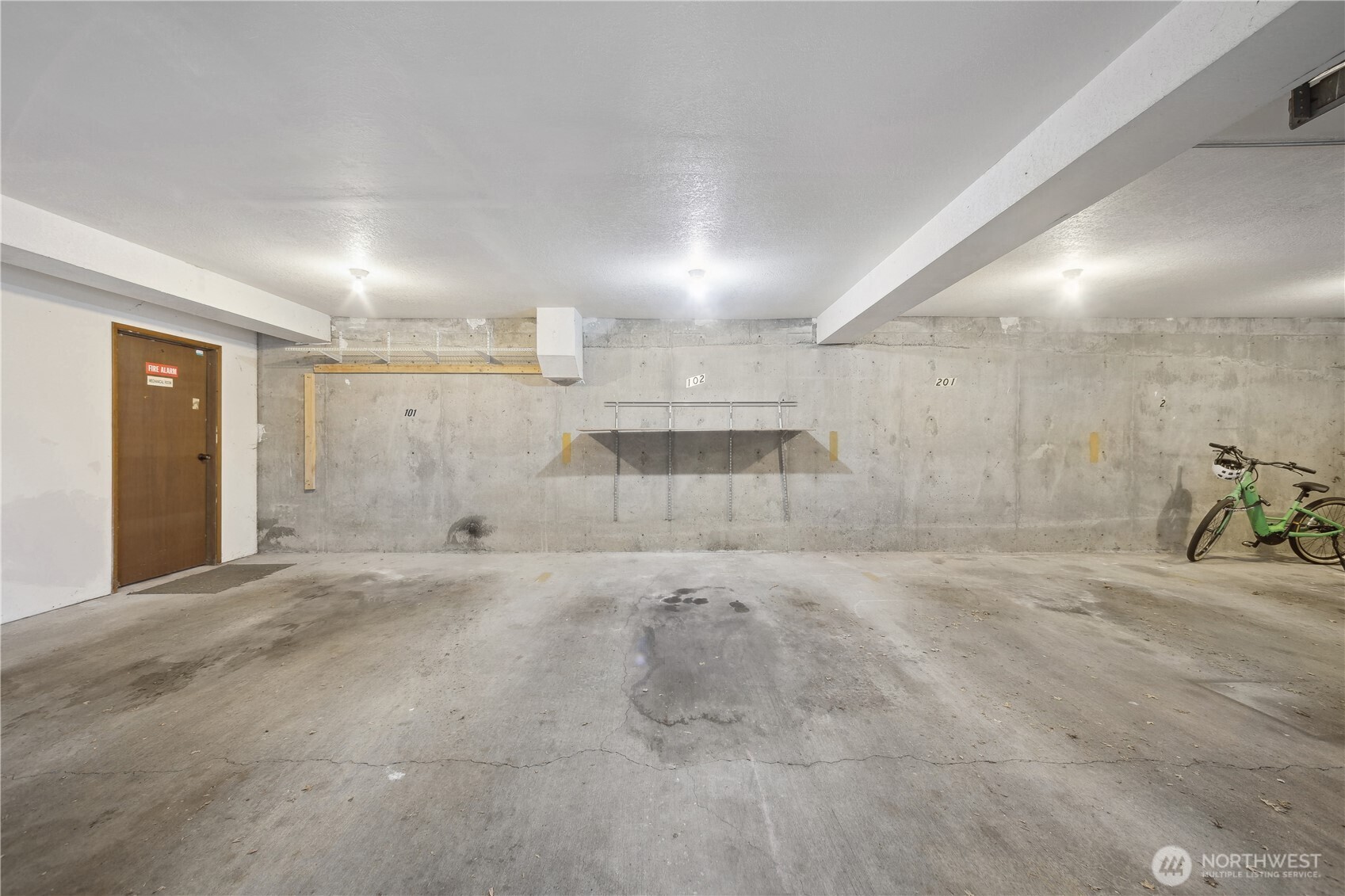 2028 Waverly Place 102 Property Photo 15