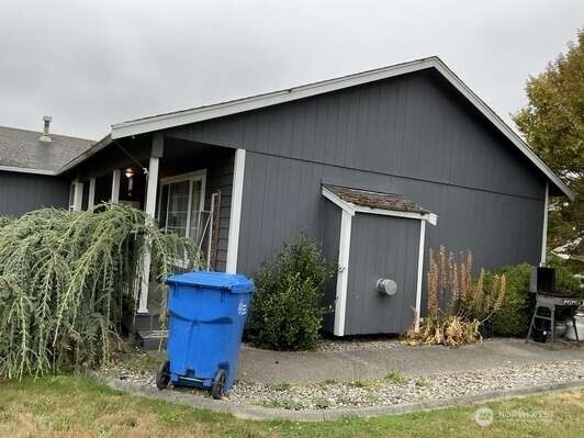 5315 78th Street Property Photo 2