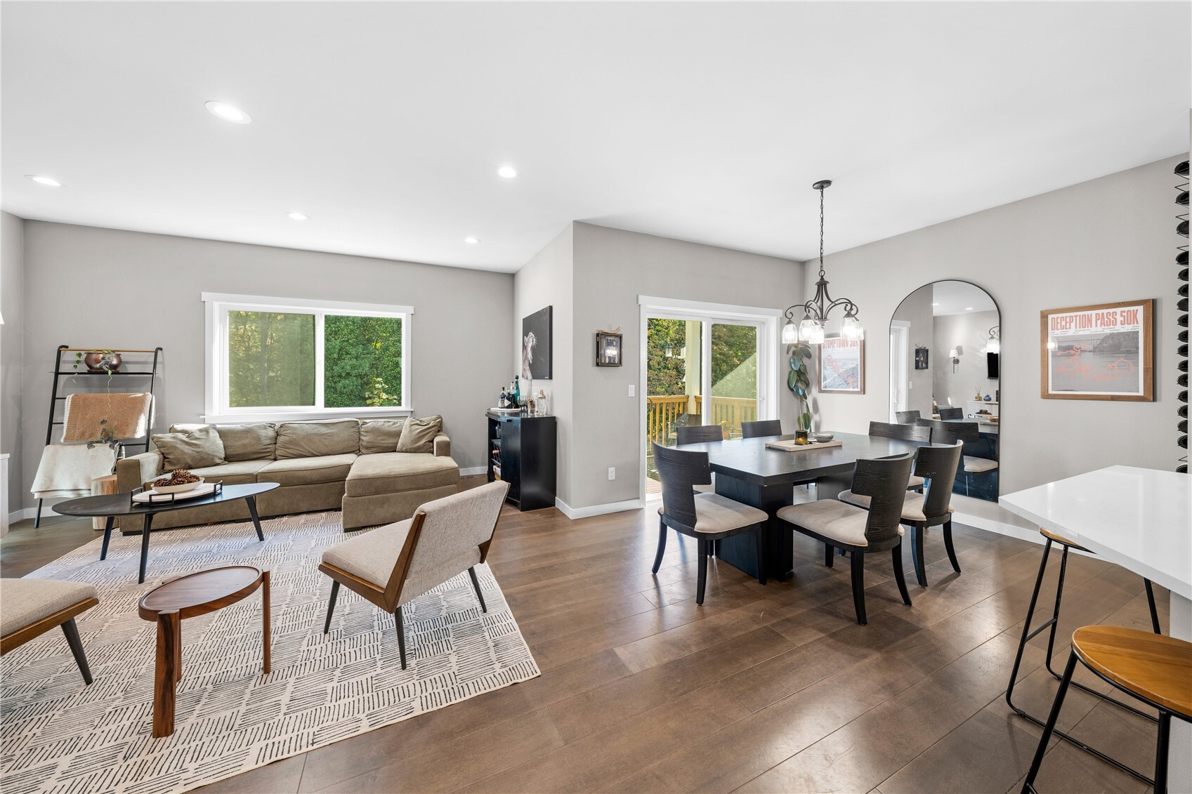 815 Hull Avenue Property Photo 3
