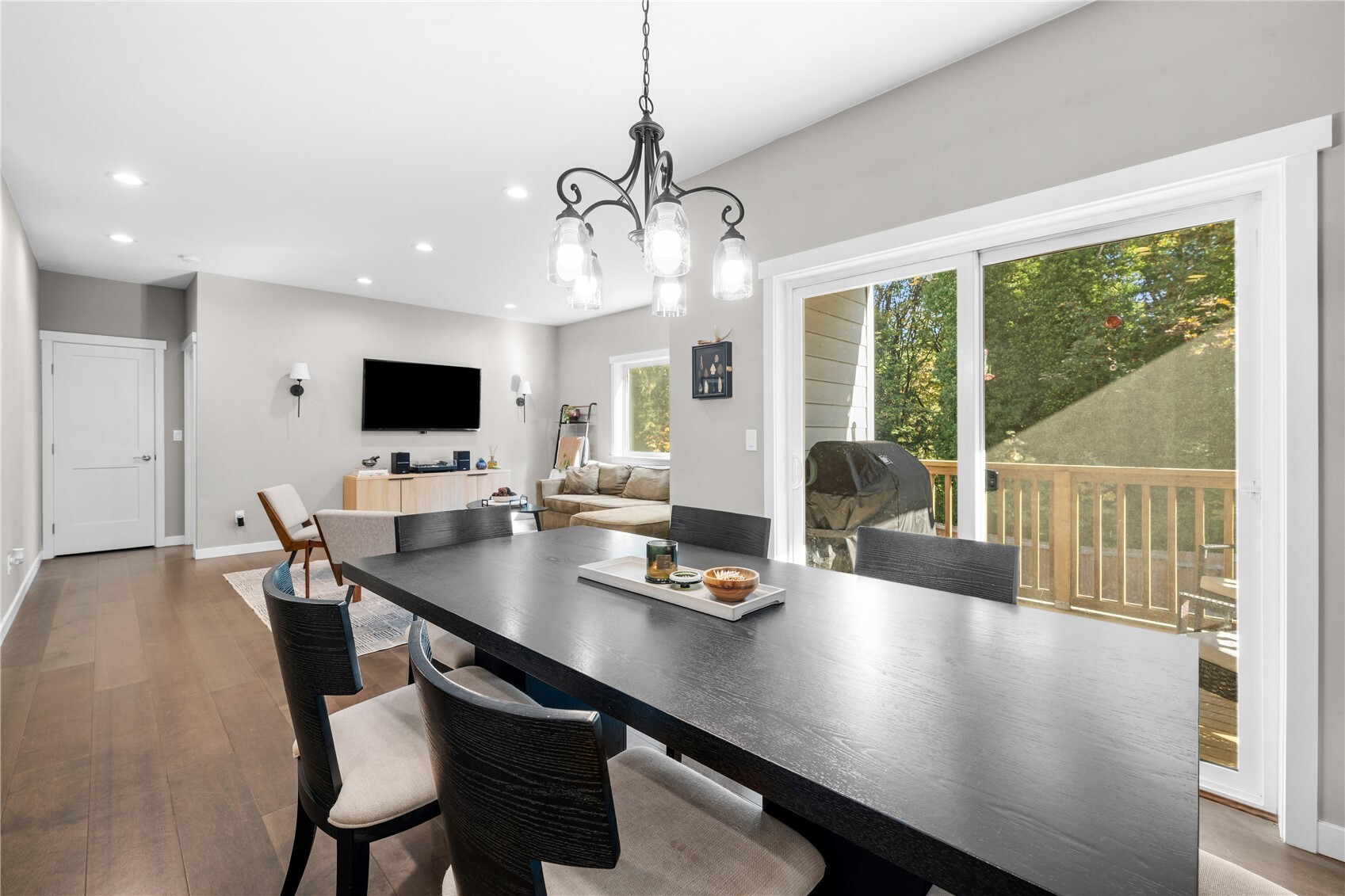 815 Hull Avenue Property Photo 8