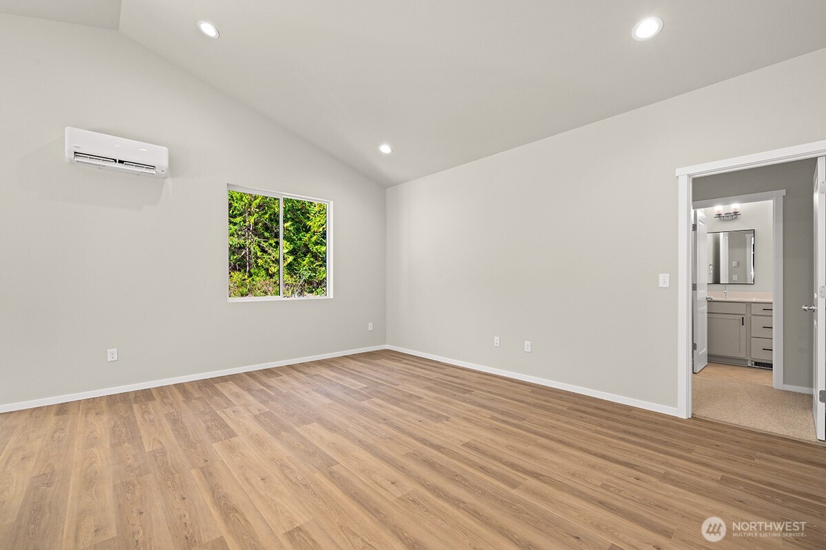 5630 192nd Street 8b Property Photo 15