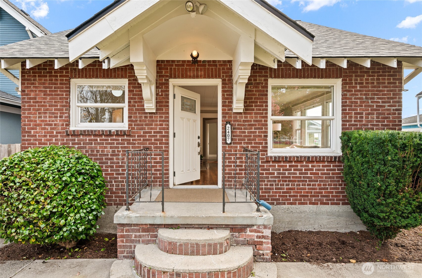 2407 Lombard Avenue A Property Photo 2