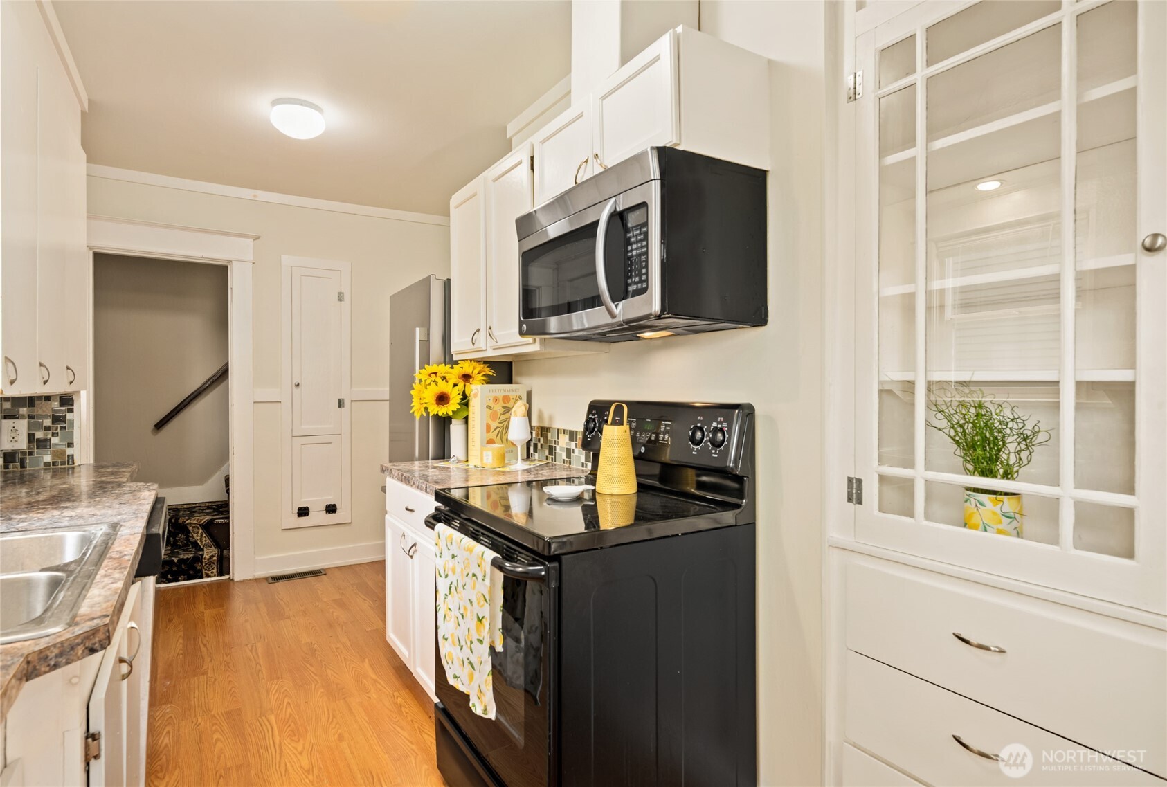 2407 Lombard Avenue A Property Photo 11