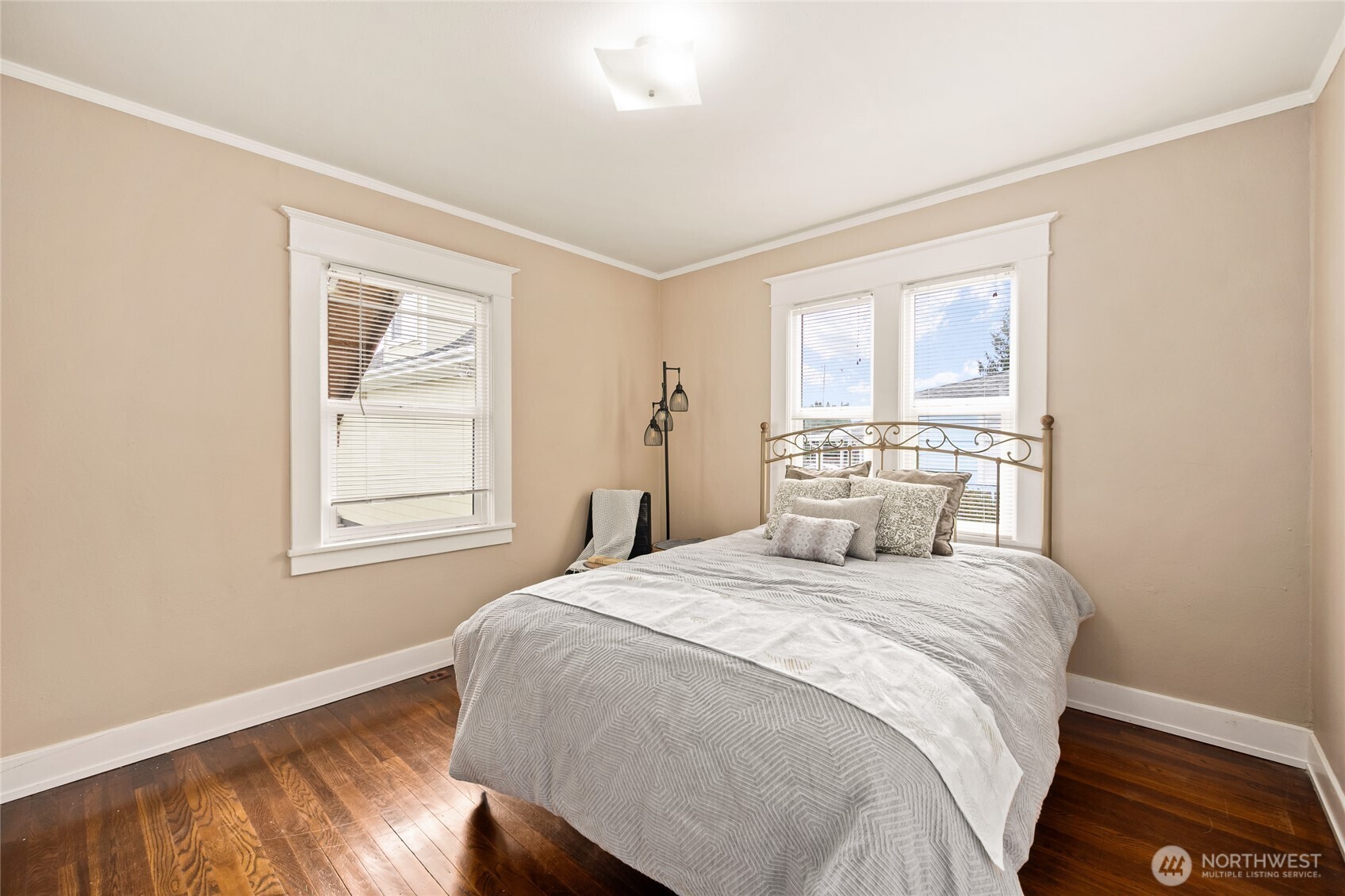 2407 Lombard Avenue A Property Photo 13