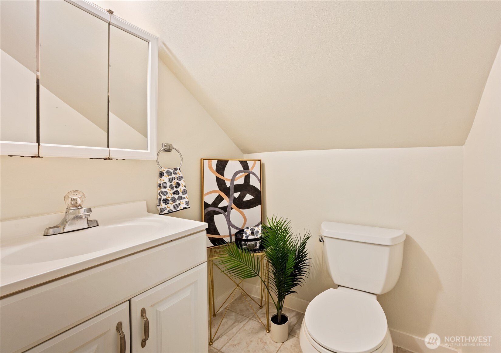 2407 Lombard Avenue A Property Photo 17