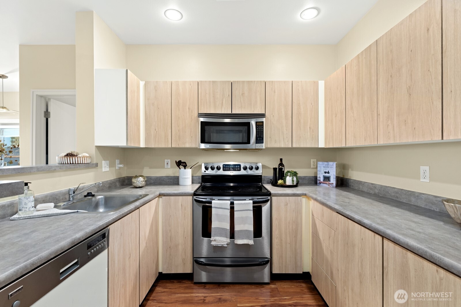 2414 1st Avenue #309 Property Photo 6