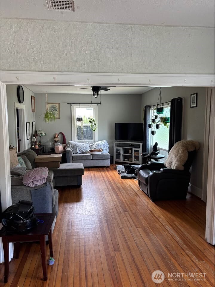 5708 4th Street Property Photo 9
