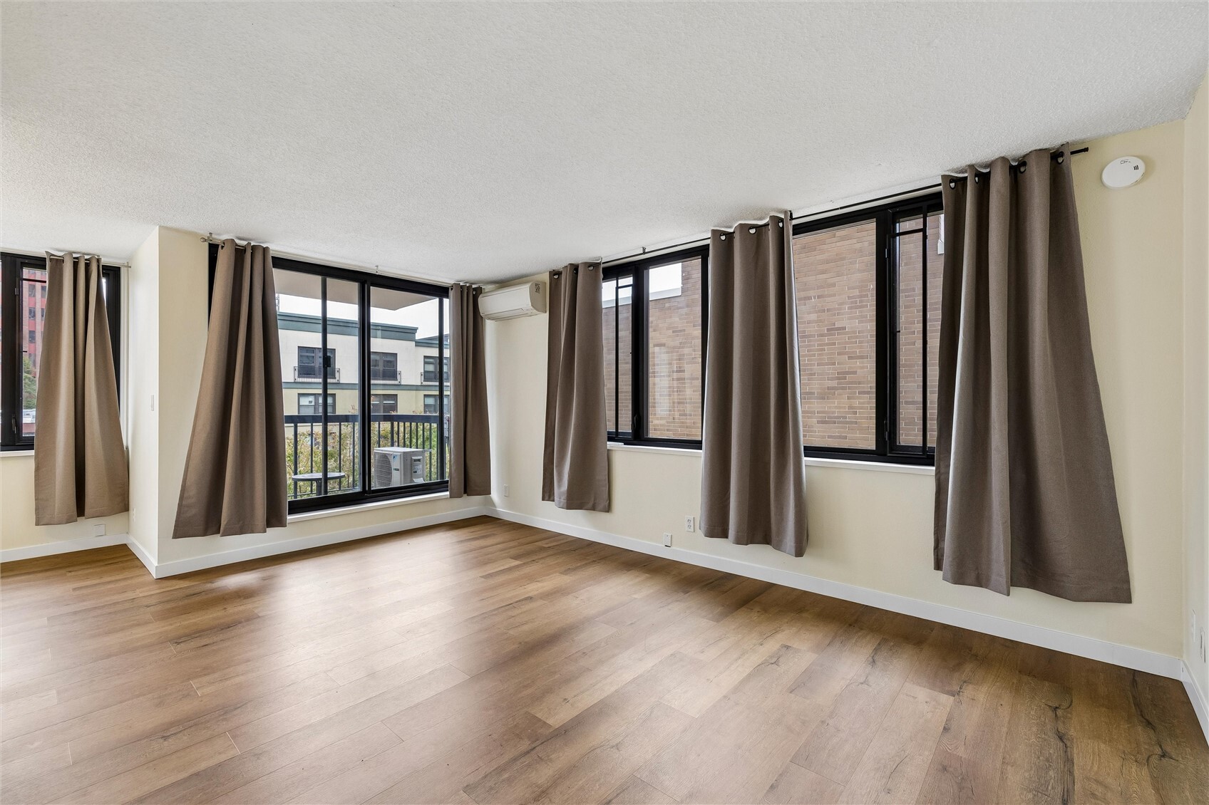 2100 Third Avenue 503 Property Photo 5