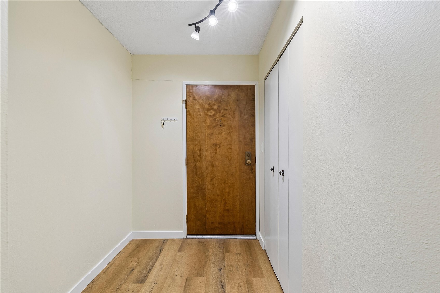 2100 Third Avenue 503 Property Photo 11