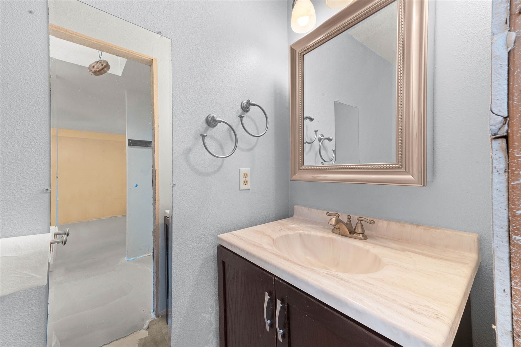 10448 Ainsworth Avenue Property Photo 7