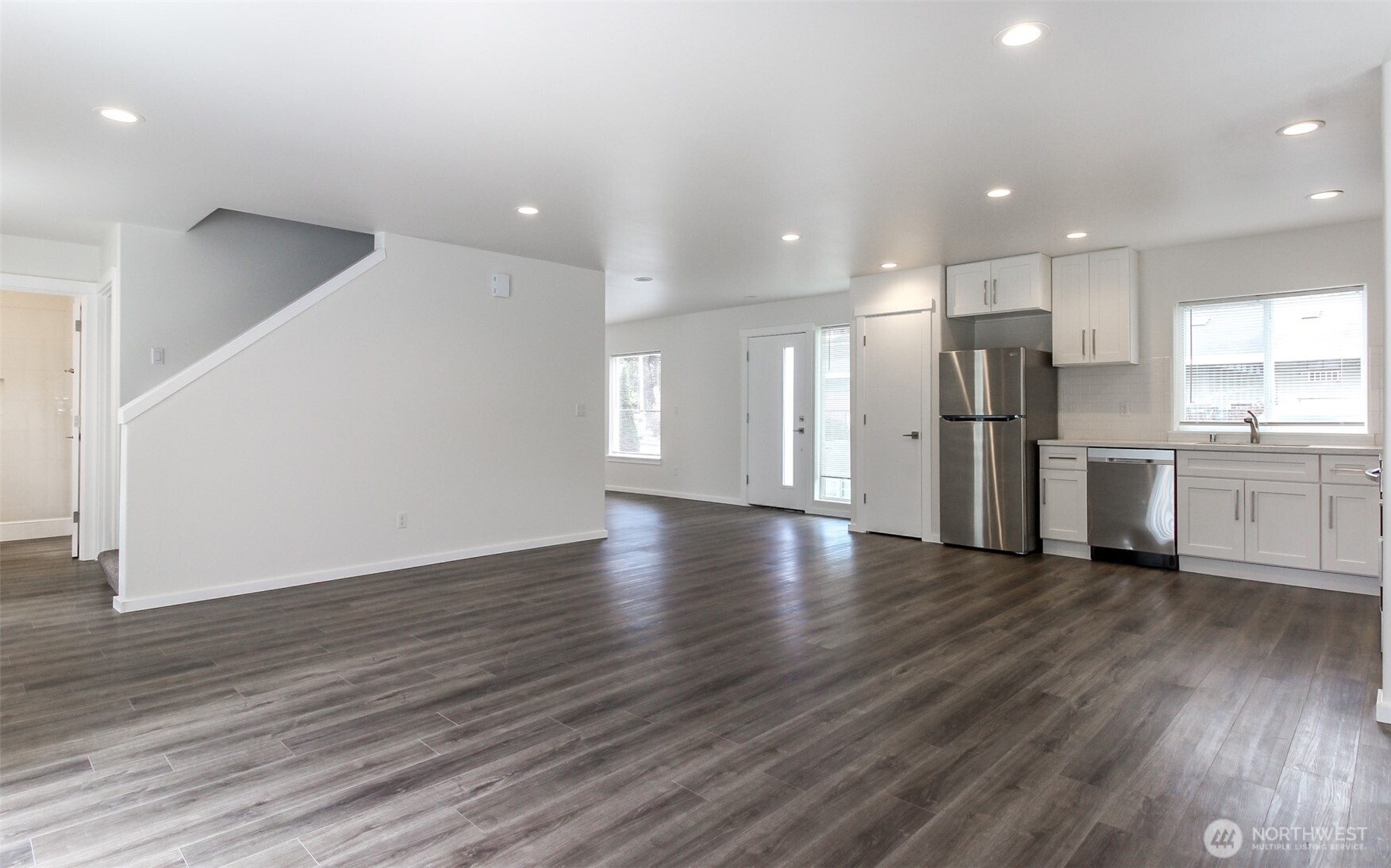 114 E Willis Street Property Photo 4