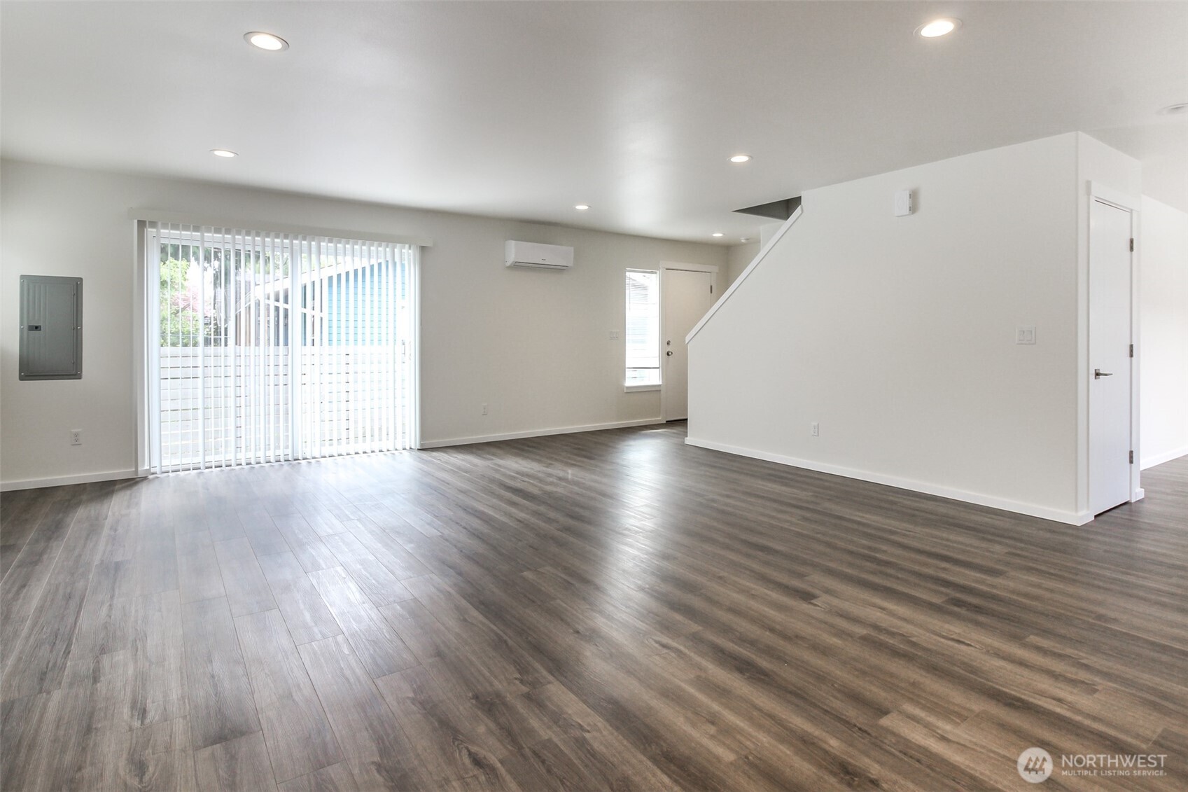 114 E Willis Street Property Photo 6