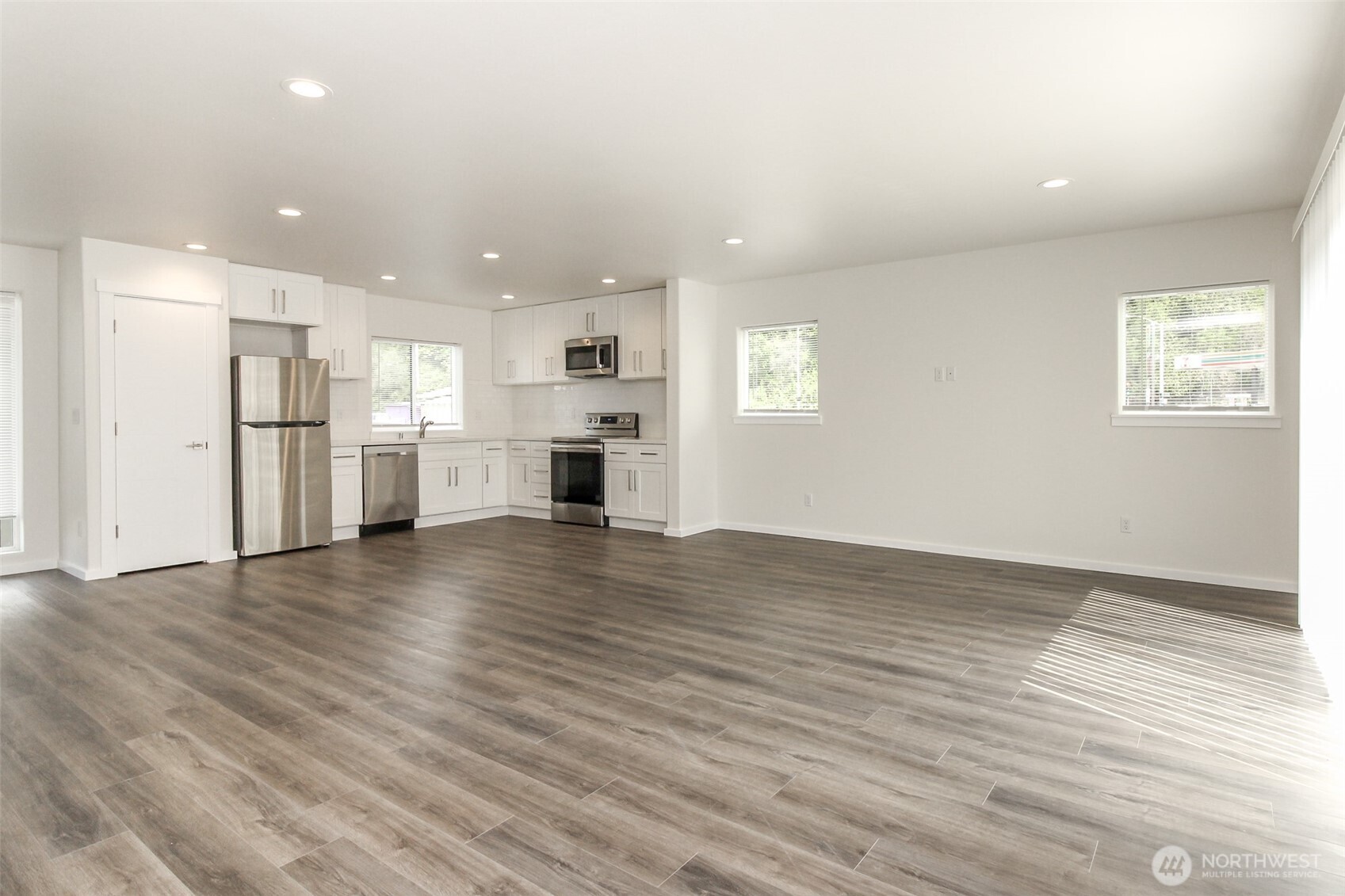 114 E Willis Street Property Photo 8