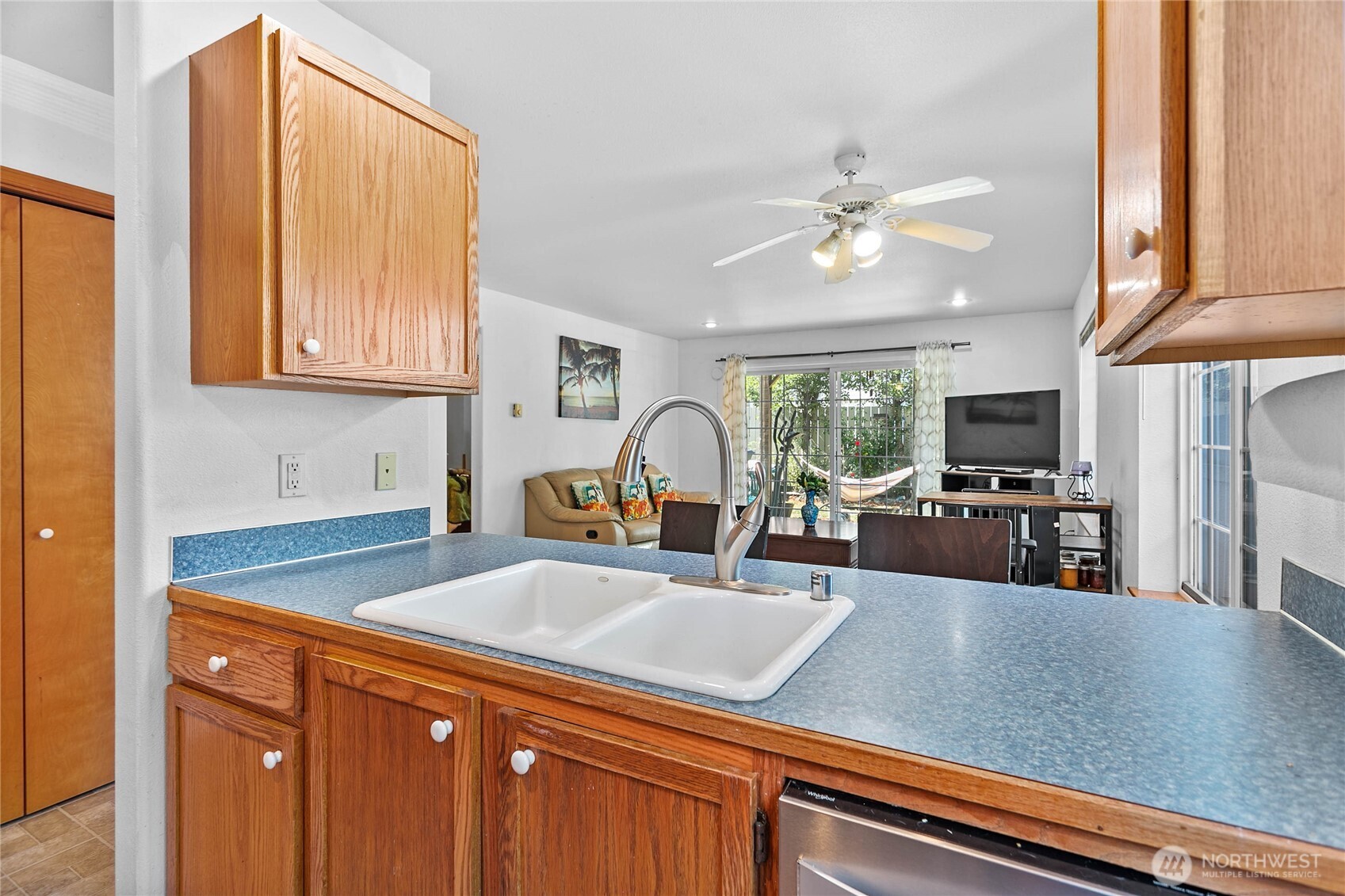 1808 E Sunset Drive 101 Property Photo 6