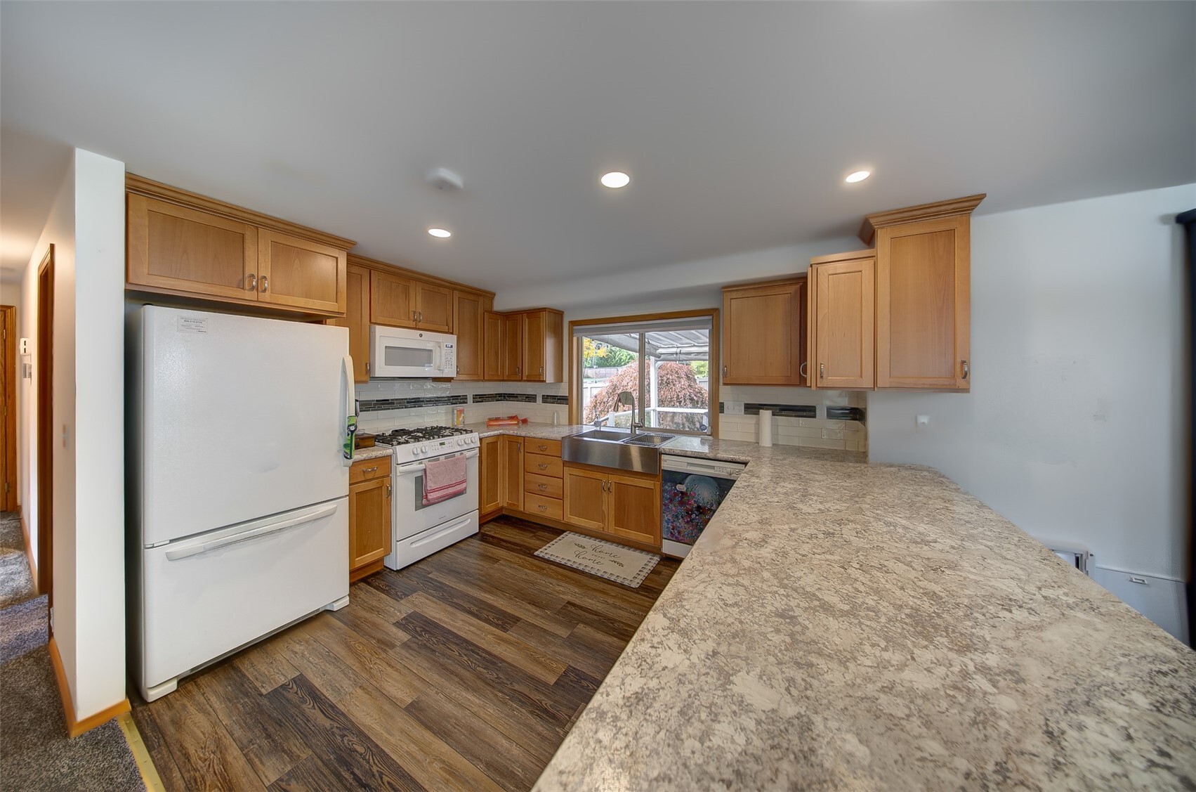 550 E Budd Drive Property Photo 7