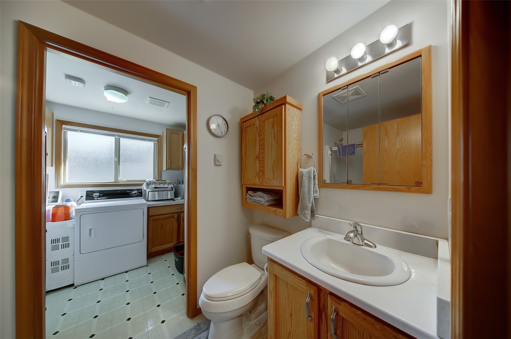 550 E Budd Drive Property Photo 13