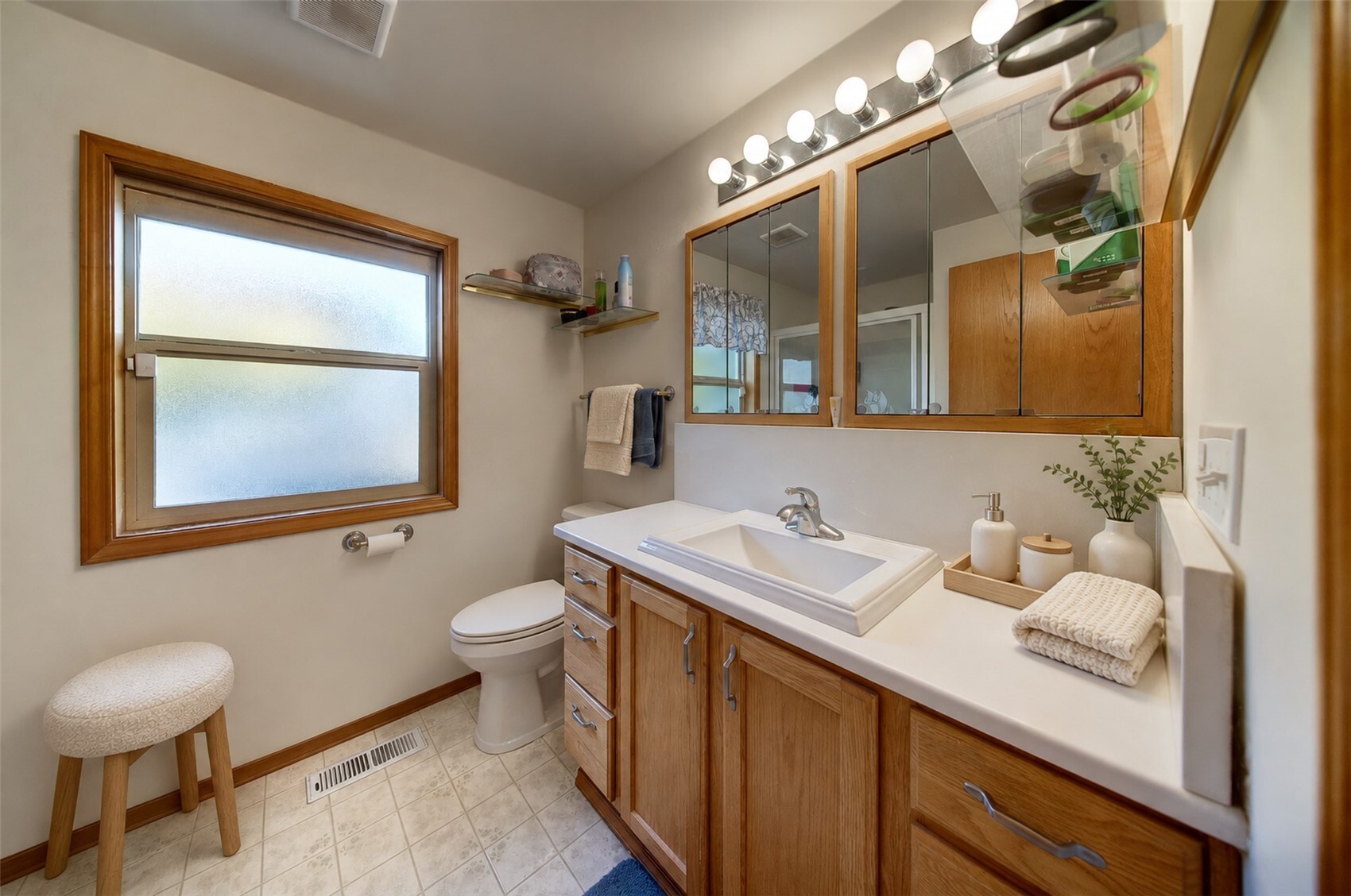 550 E Budd Drive Property Photo 16