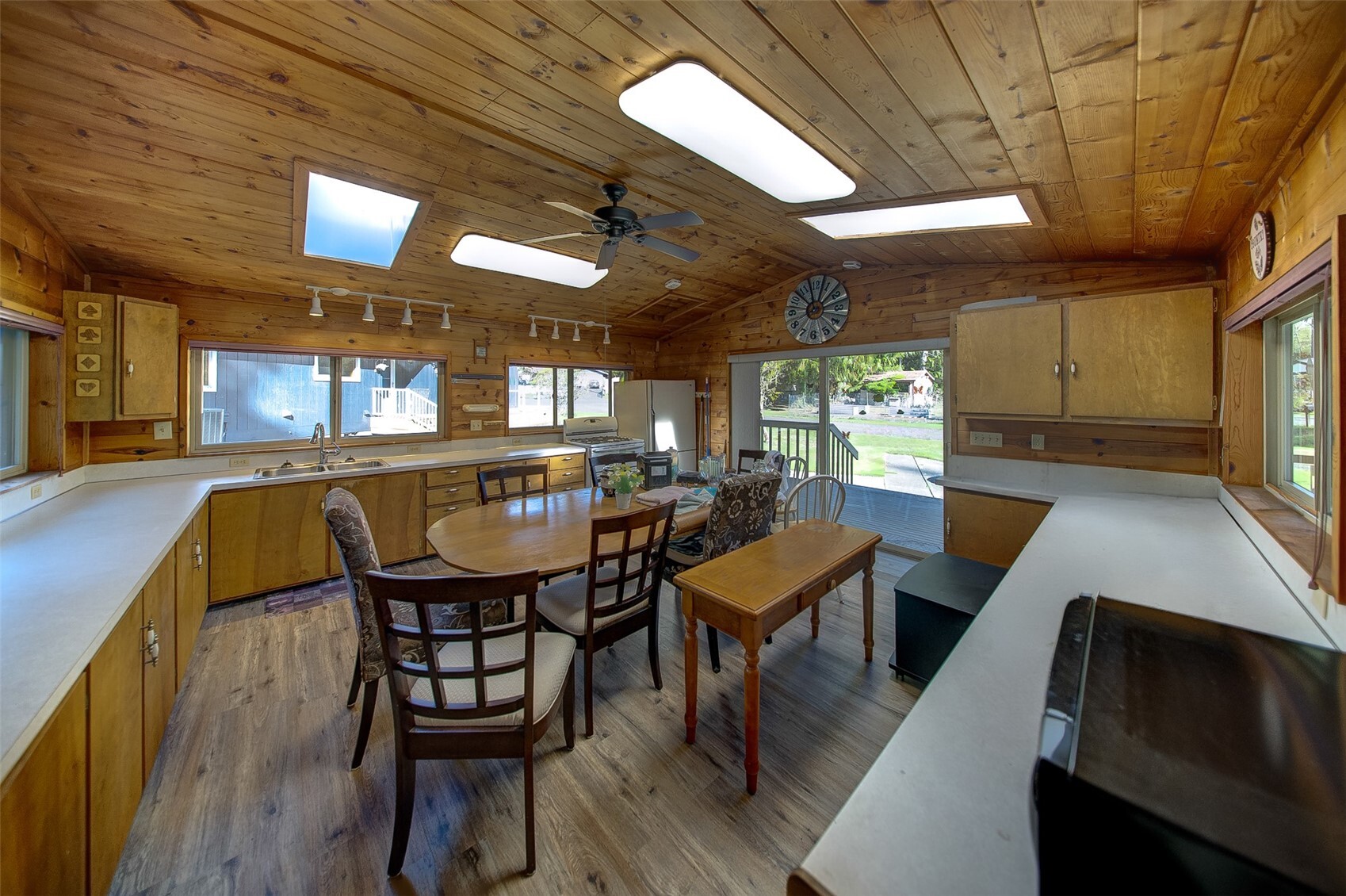 550 E Budd Drive Property Photo 22