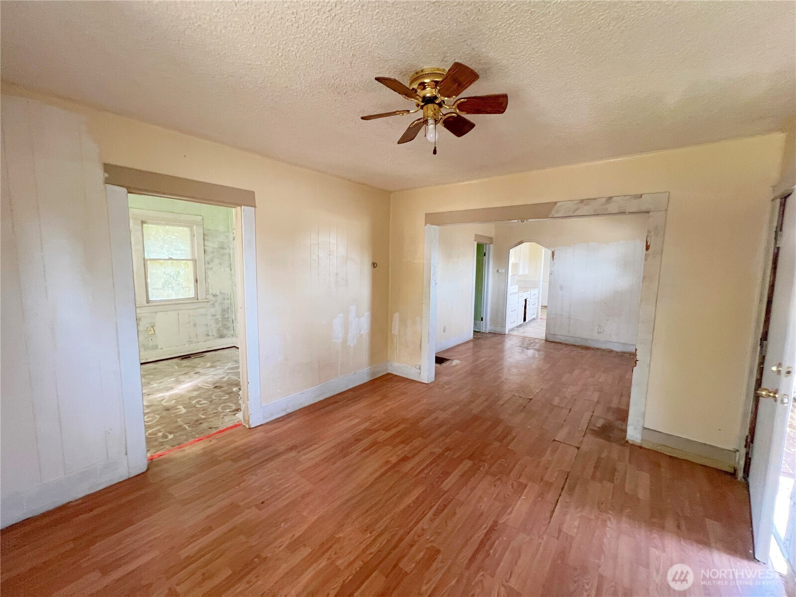 1102 Jefferson Avenue Property Photo 3