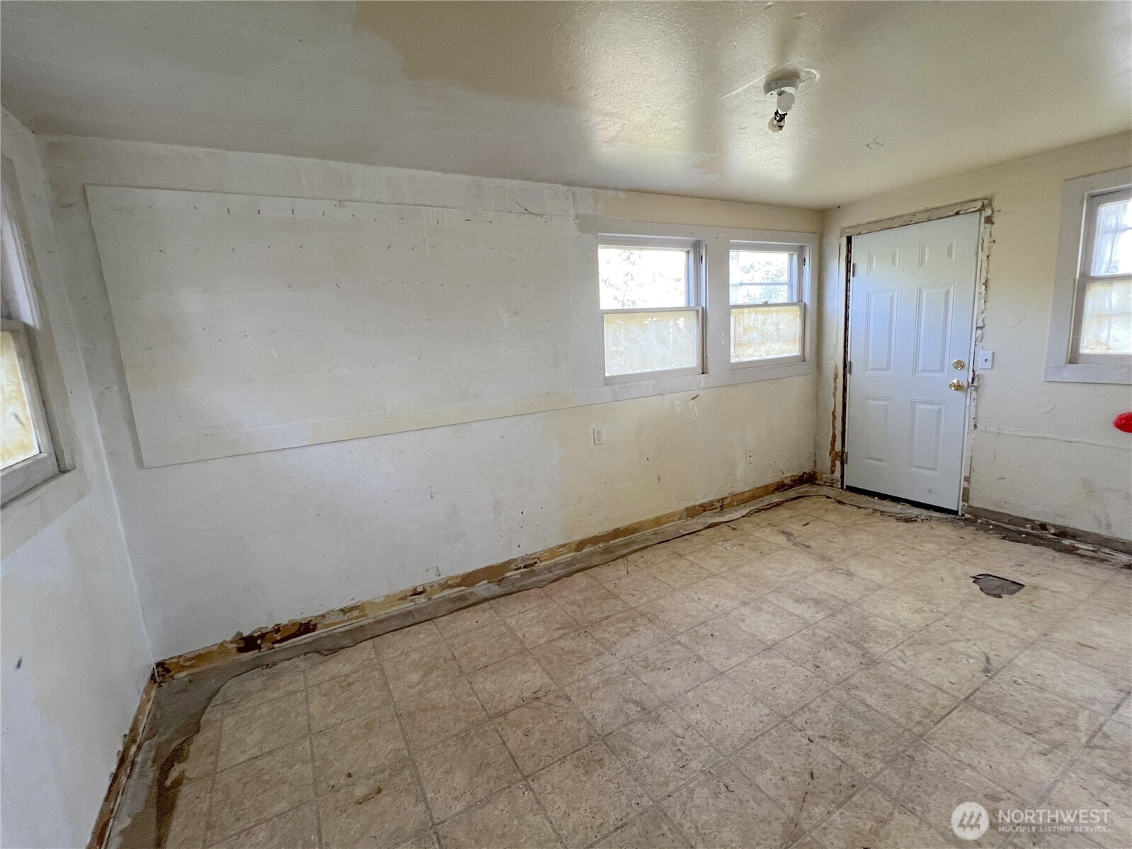 1102 Jefferson Avenue Property Photo 11