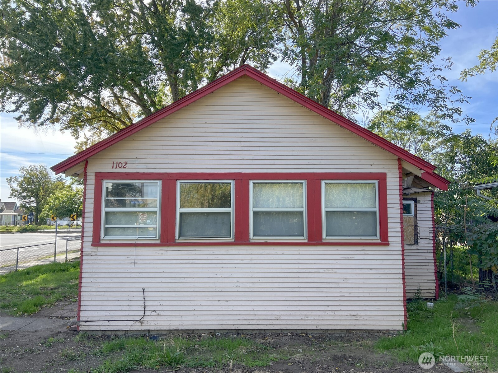 1102 Jefferson Avenue Property Photo 20