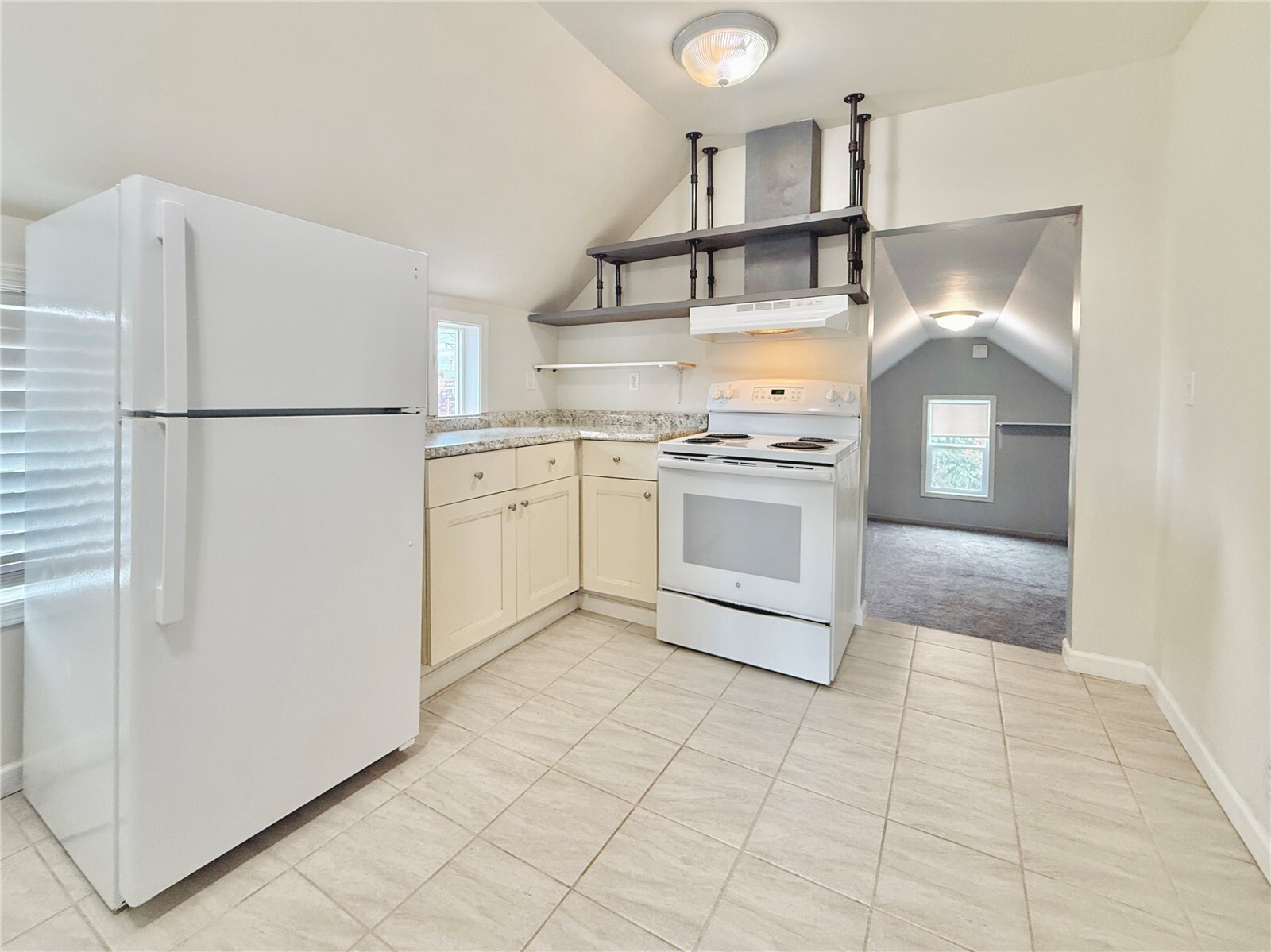 1017 S I Street Property Photo 8
